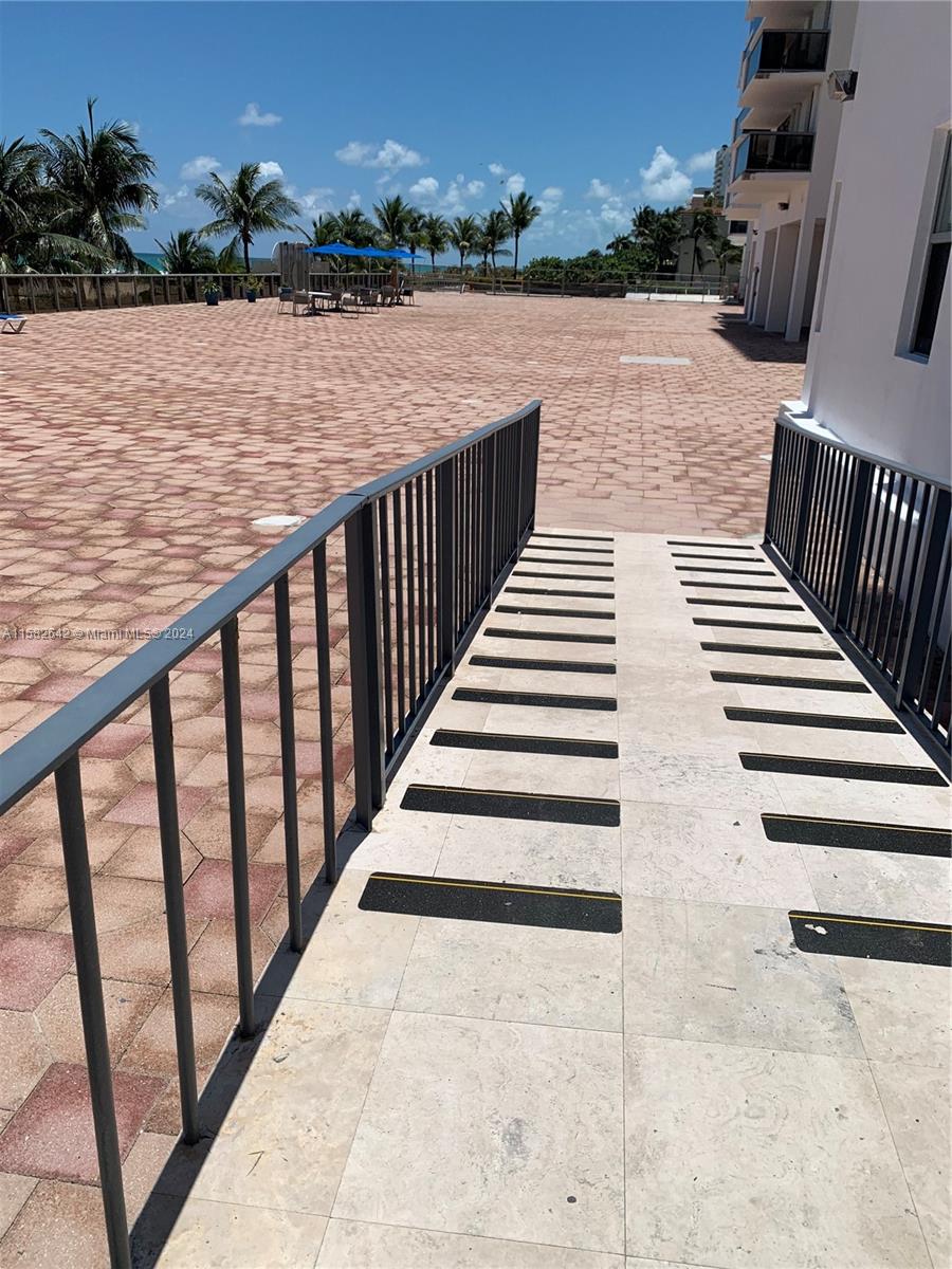 6039 Collins Ave # 1230
