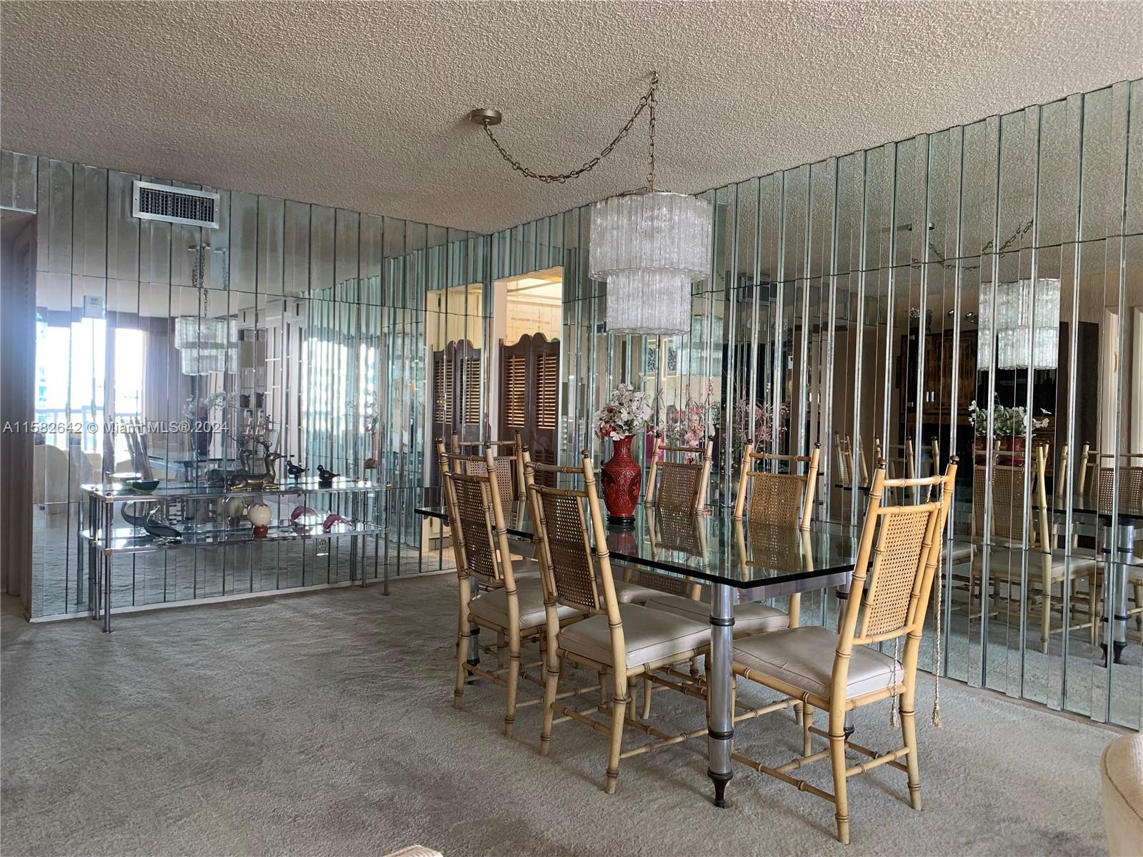 6039 Collins Ave # 1230