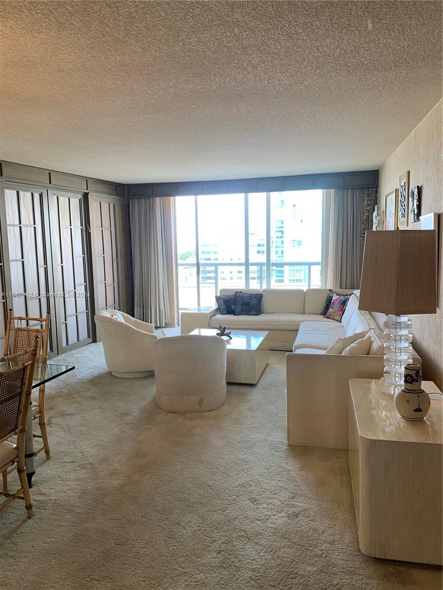 6039 Collins Ave # 1230