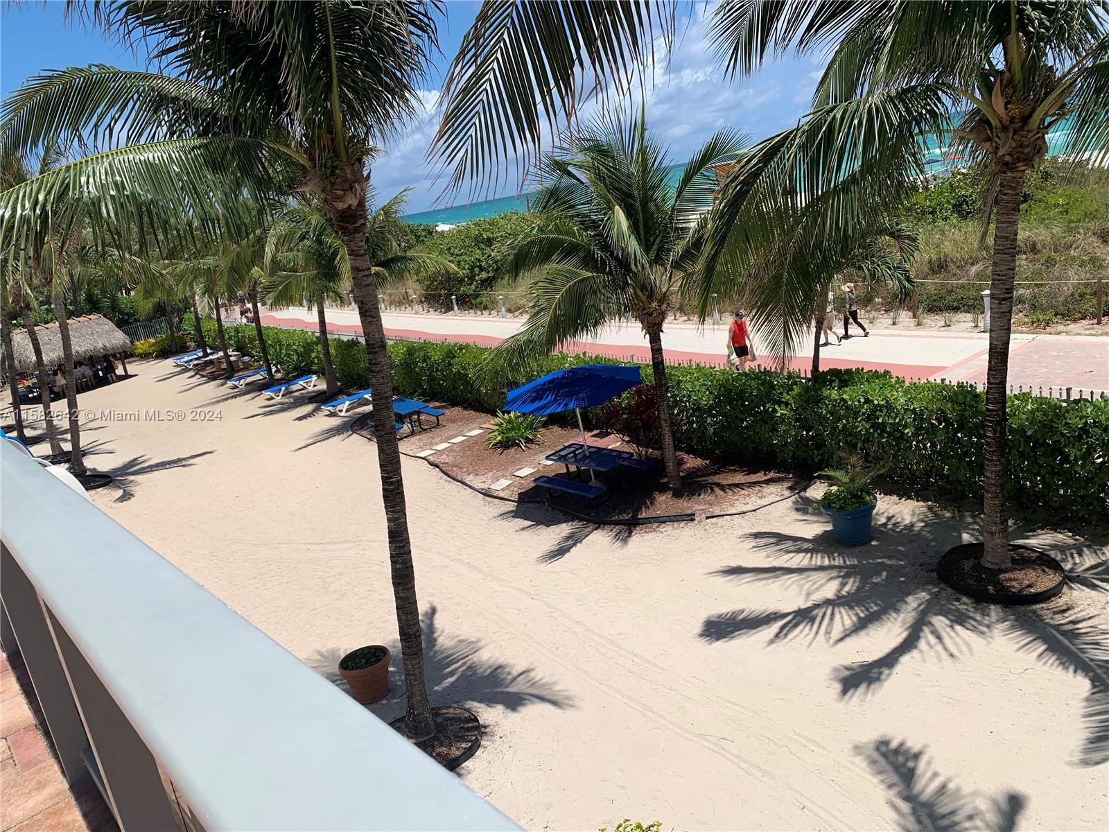 6039 Collins Ave # 1230