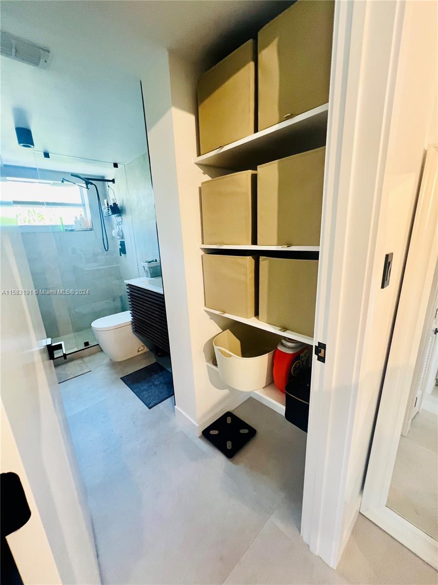 240 Collins Ave # 4A