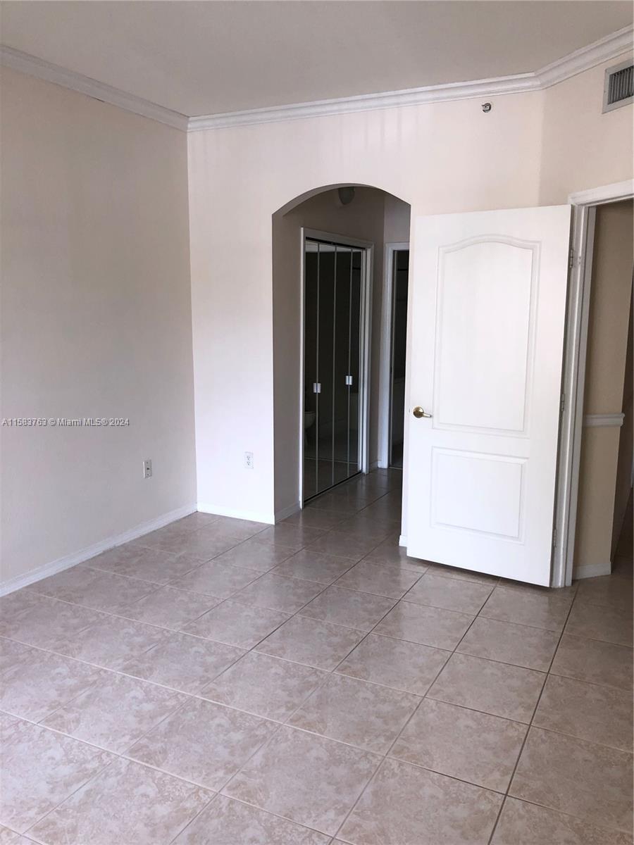 8912 W Flagler St # 109