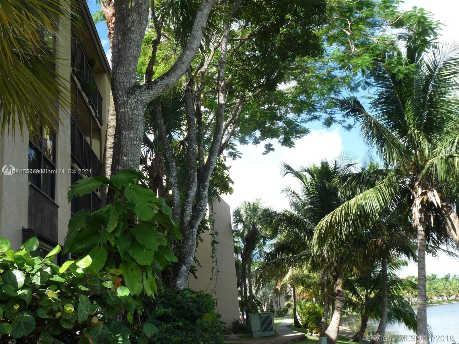 14601 N Kendall Dr # 402K