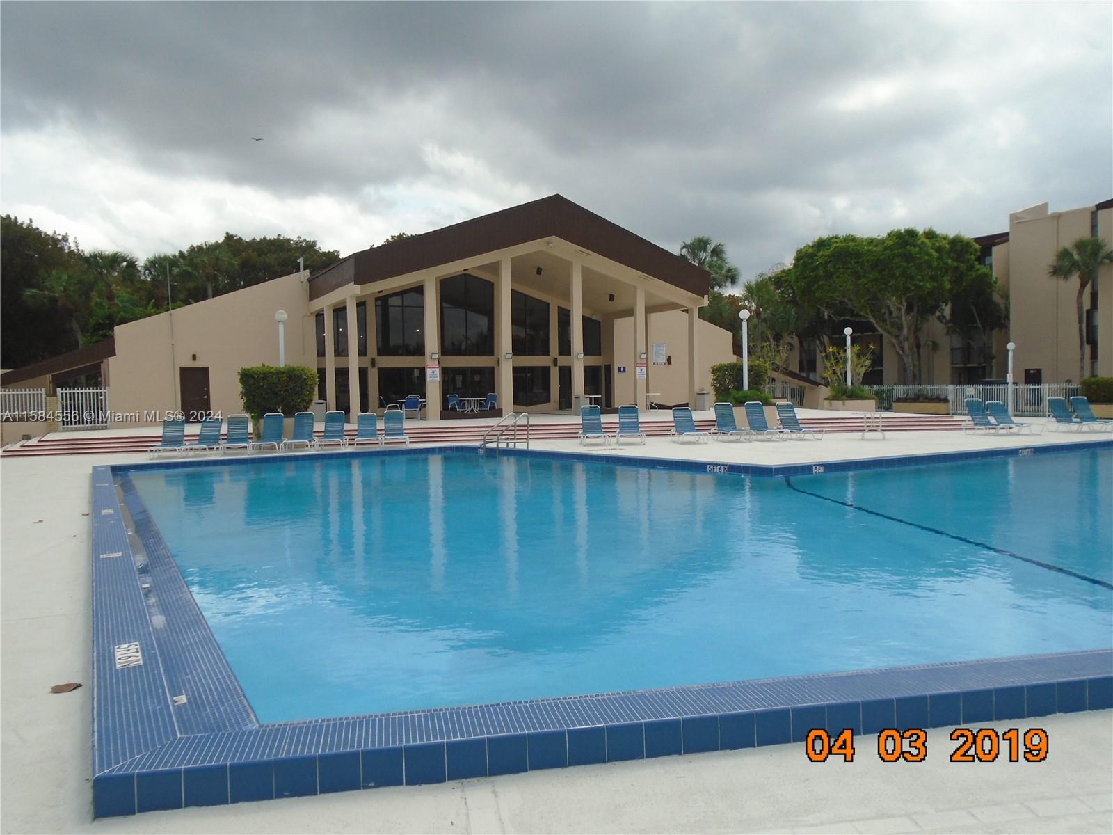 14601 N Kendall Dr # 402K