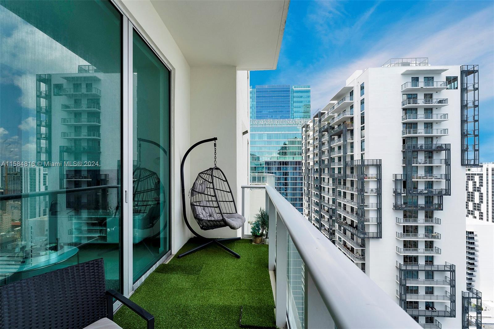 300 S Biscayne Blvd # 3803 Unit: PH-3803