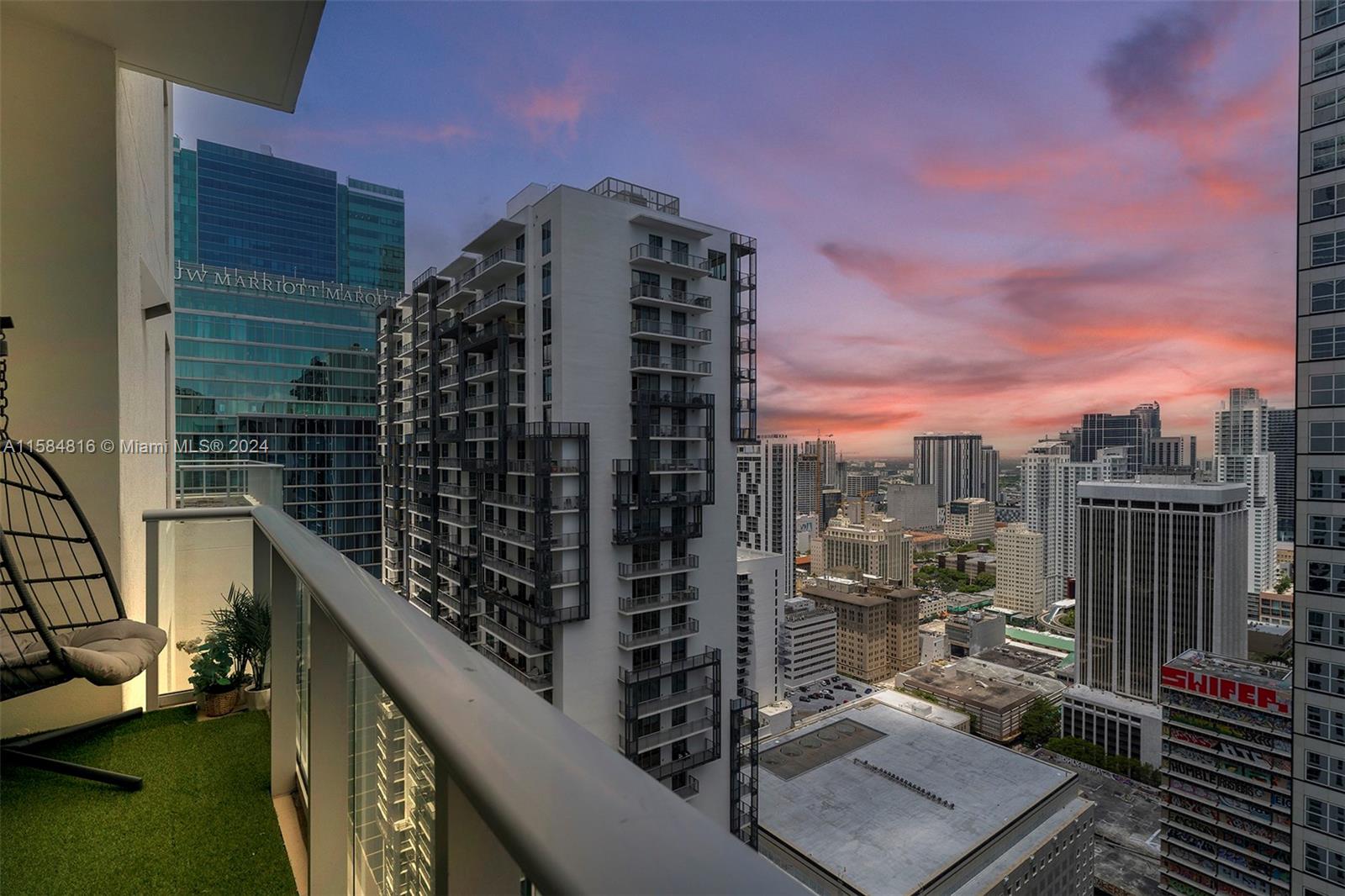 300 S Biscayne Blvd # 3803 Unit: PH-3803