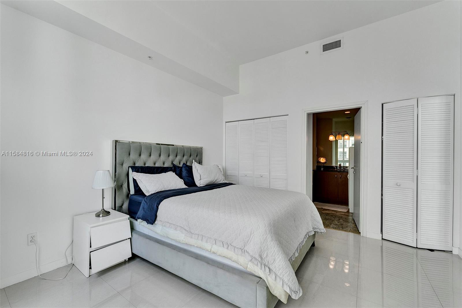 300 S Biscayne Blvd # 3803 Unit: PH-3803