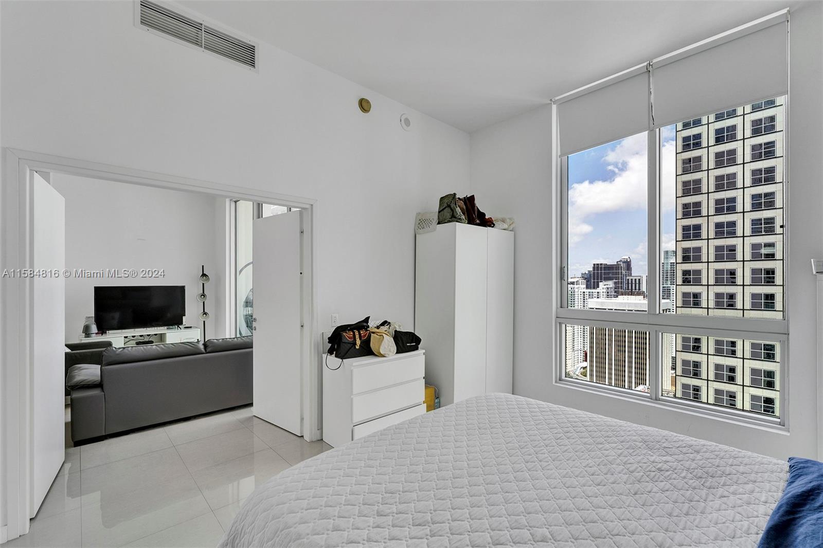 300 S Biscayne Blvd # 3803 Unit: PH-3803