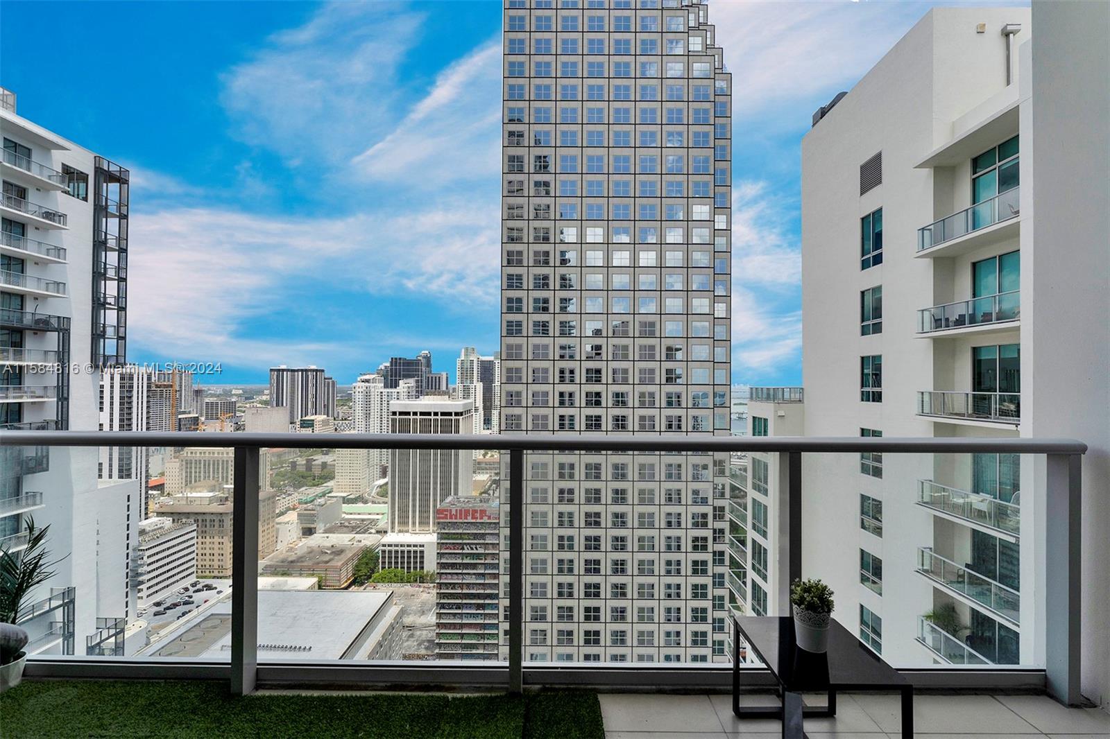 300 S Biscayne Blvd # 3803 Unit: PH-3803