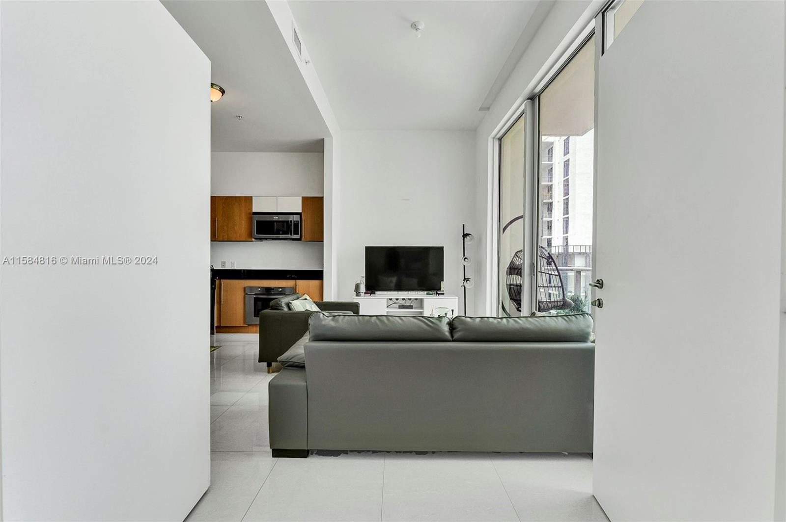 300 S Biscayne Blvd # 3803 Unit: PH-3803
