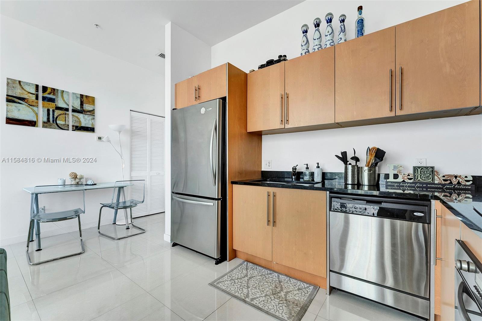 300 S Biscayne Blvd # 3803 Unit: PH-3803
