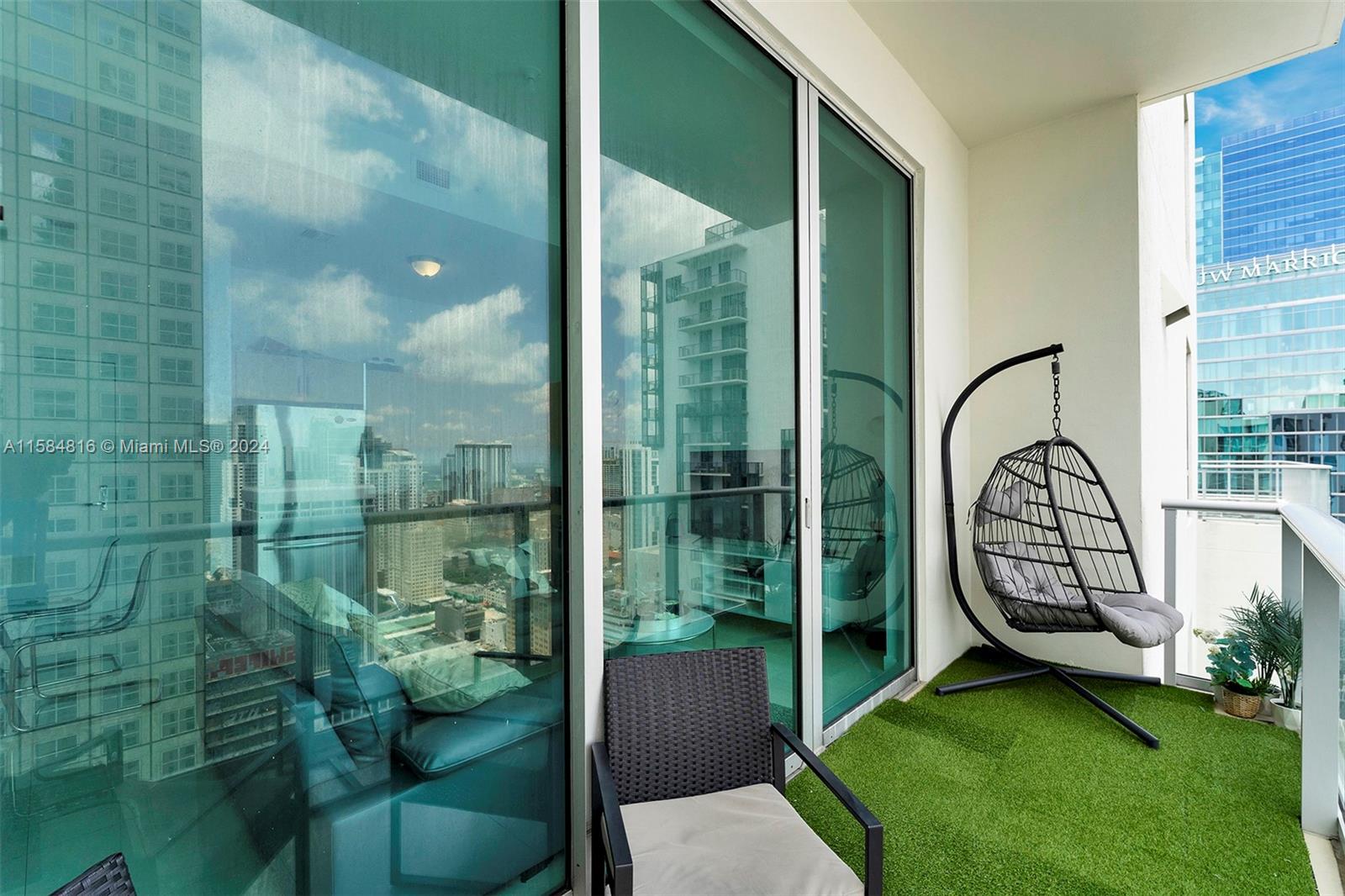 300 S Biscayne Blvd # 3803 Unit: PH-3803