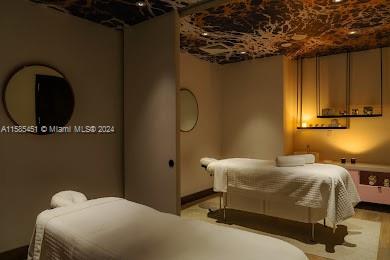 121 NE 34th St # 1810