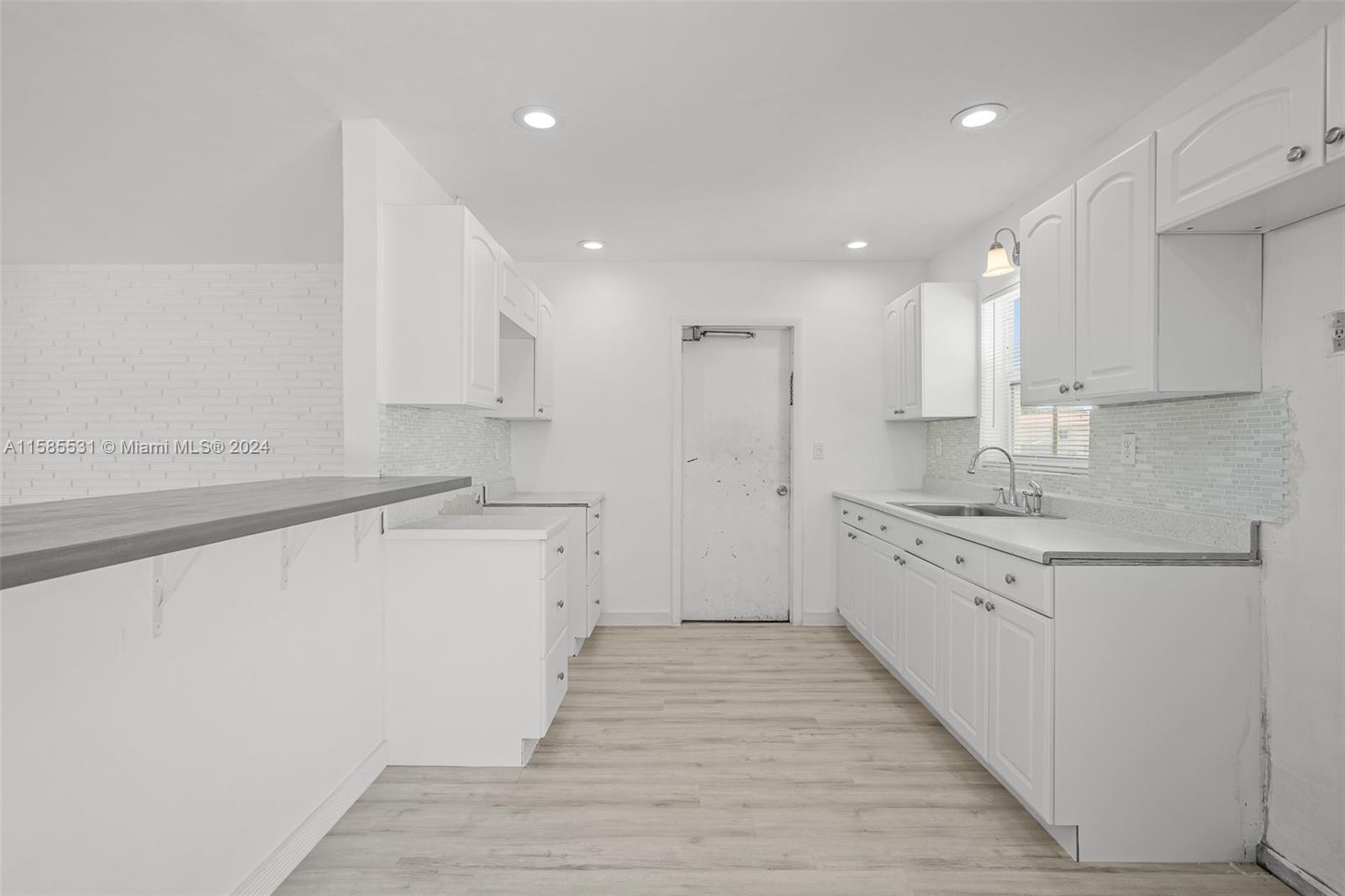 51 NE 210th St