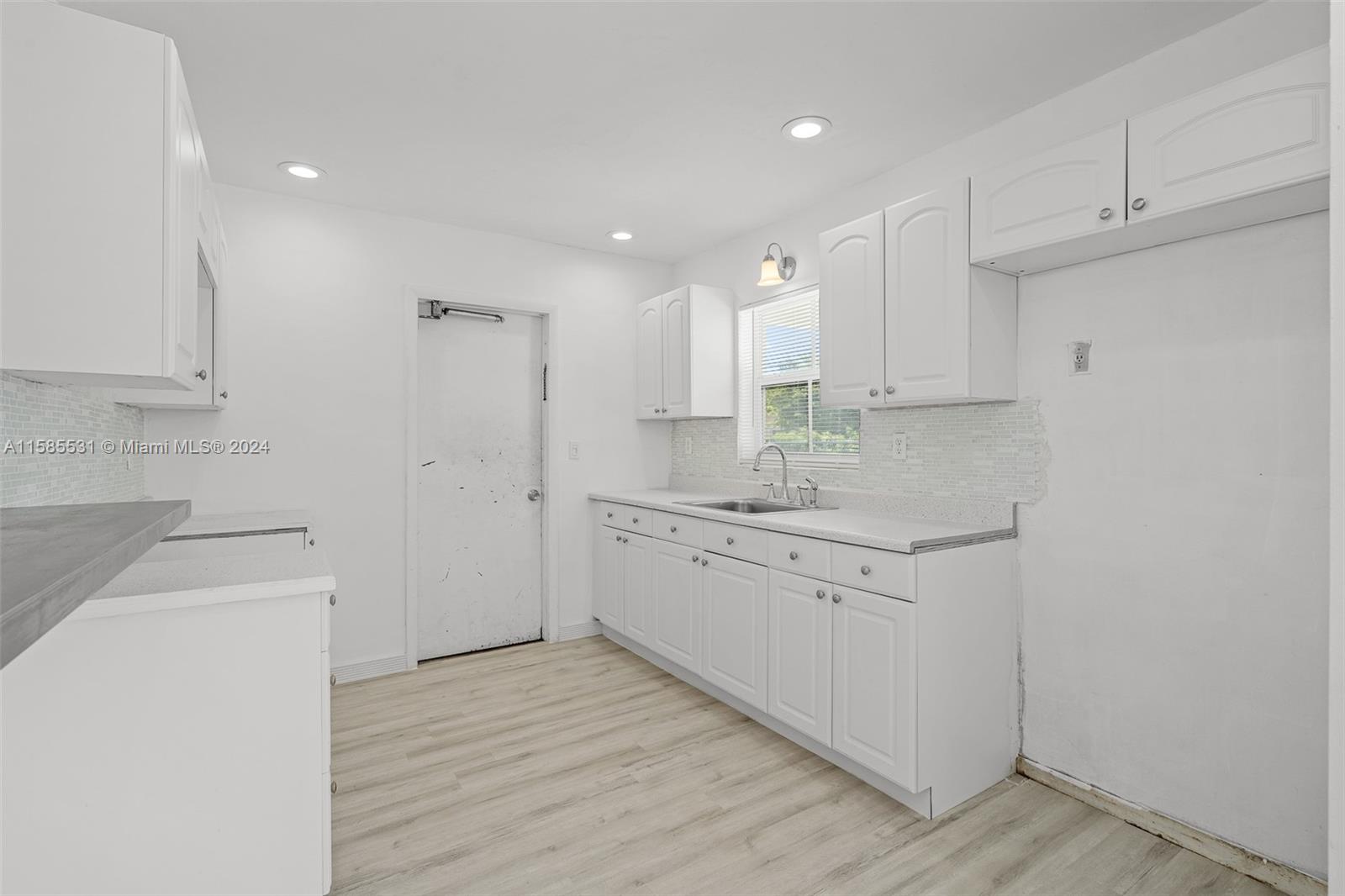 51 NE 210th St