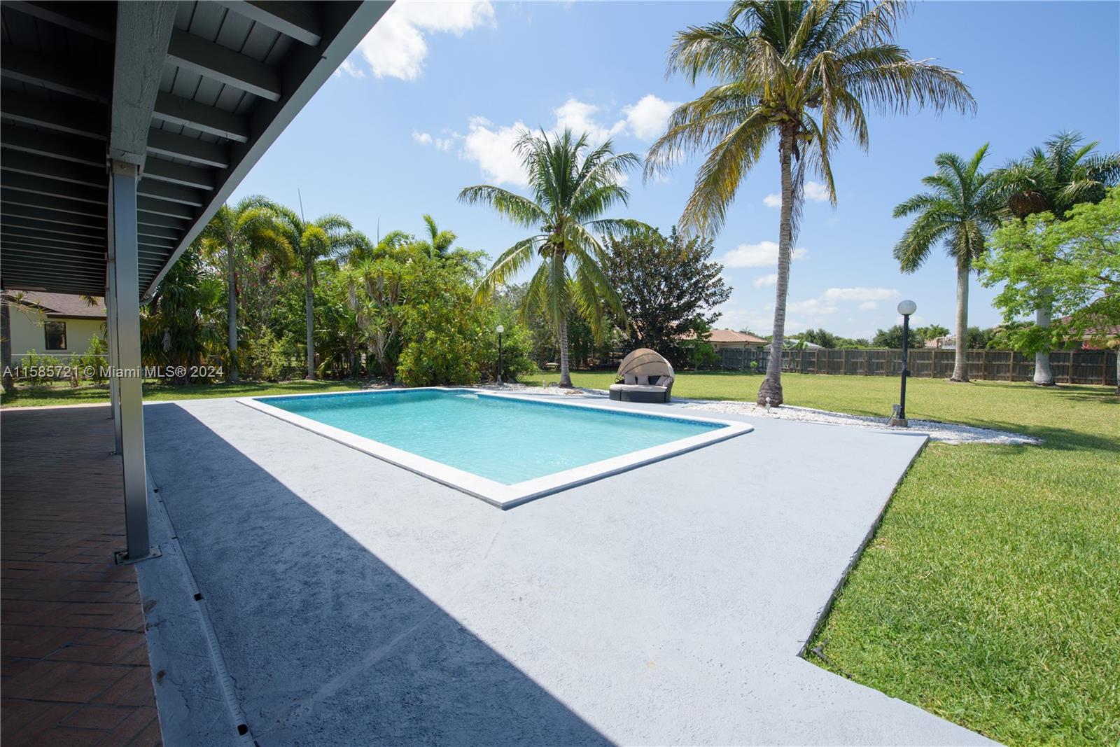 1453 NW 20th St # 1453