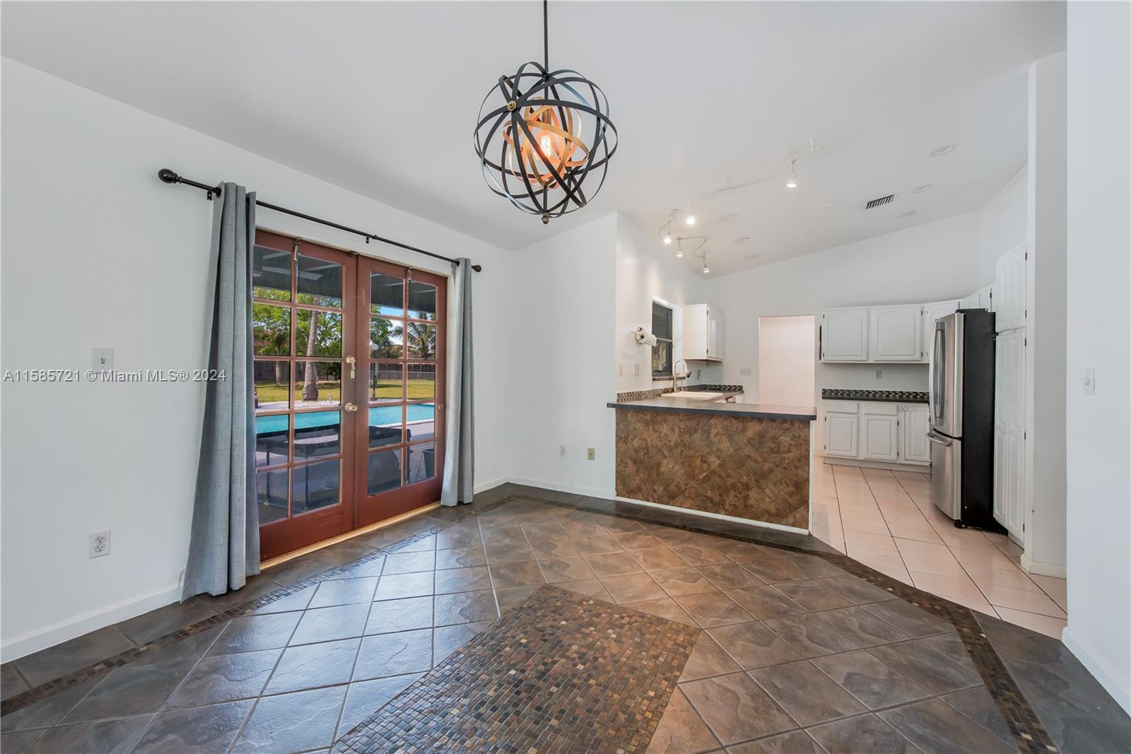 1453 NW 20th St # 1453