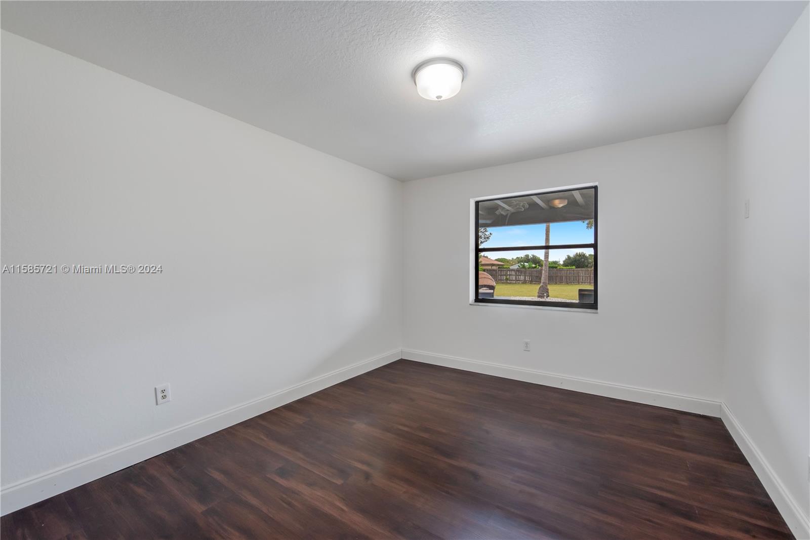 1453 NW 20th St # 1453