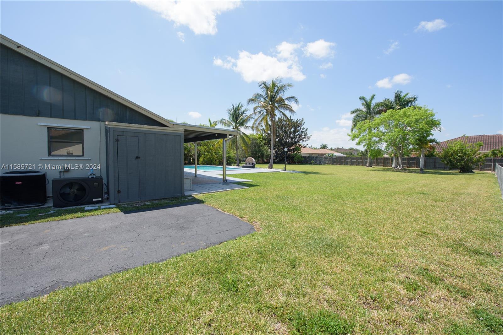 1453 NW 20th St # 1453