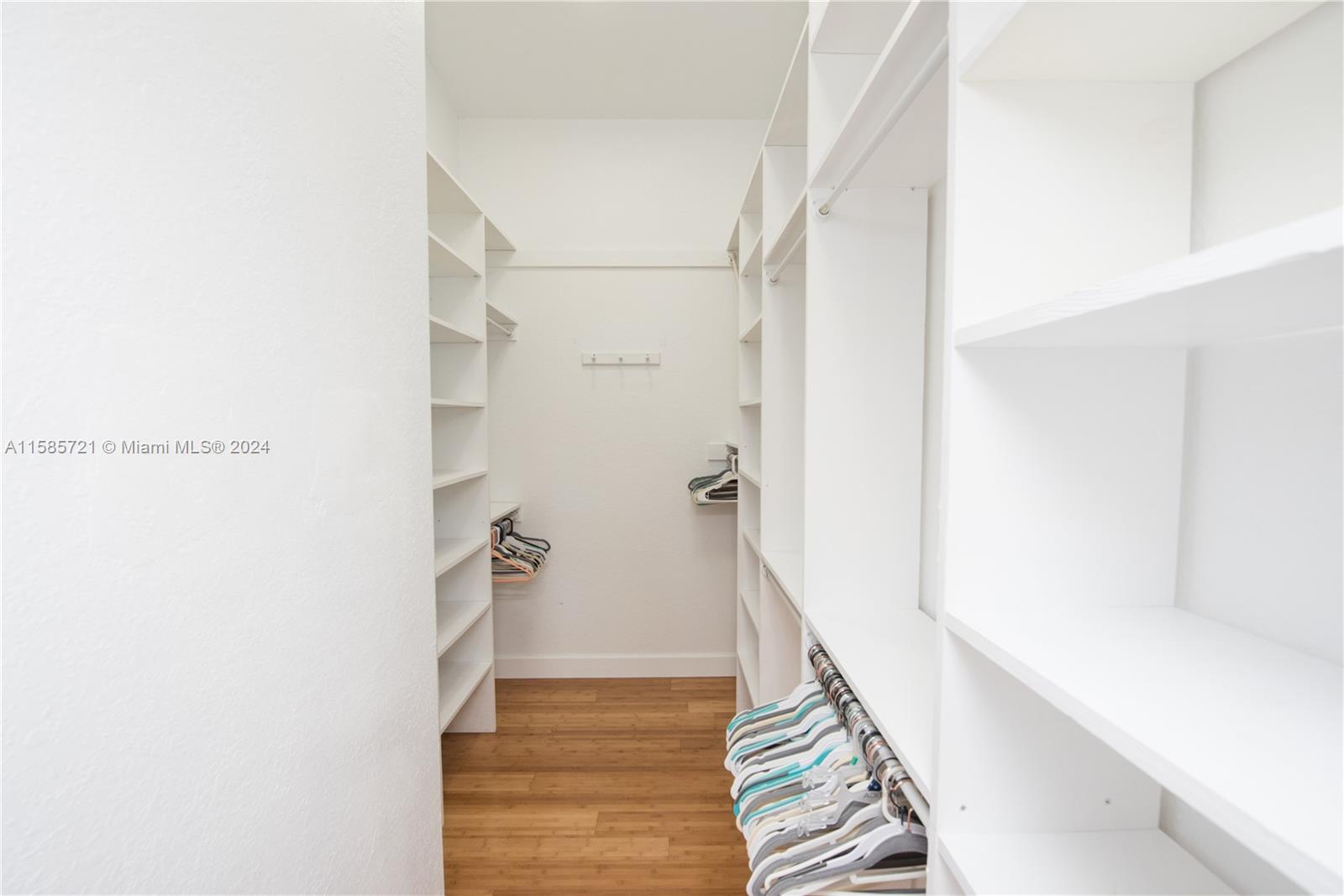 1453 NW 20th St # 1453