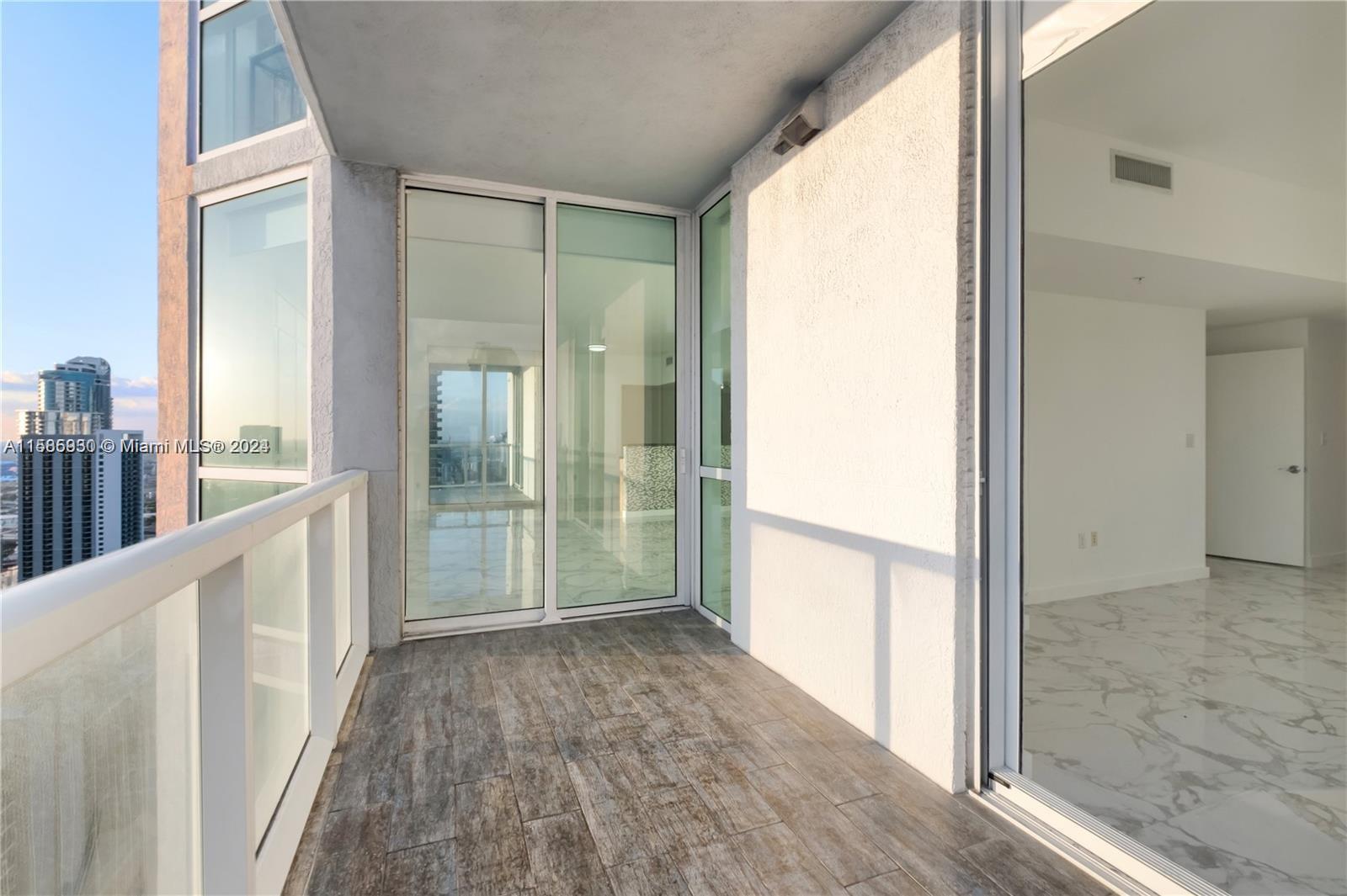 244 Biscayne Blvd # 4708
