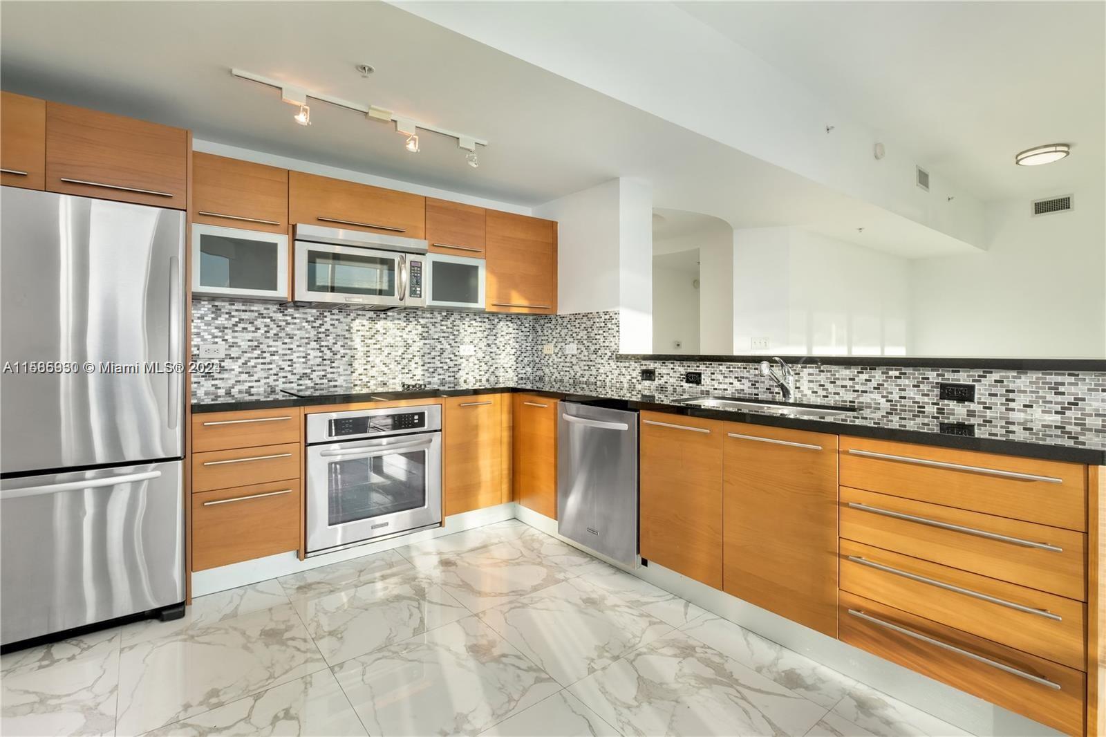 244 Biscayne Blvd # 4708