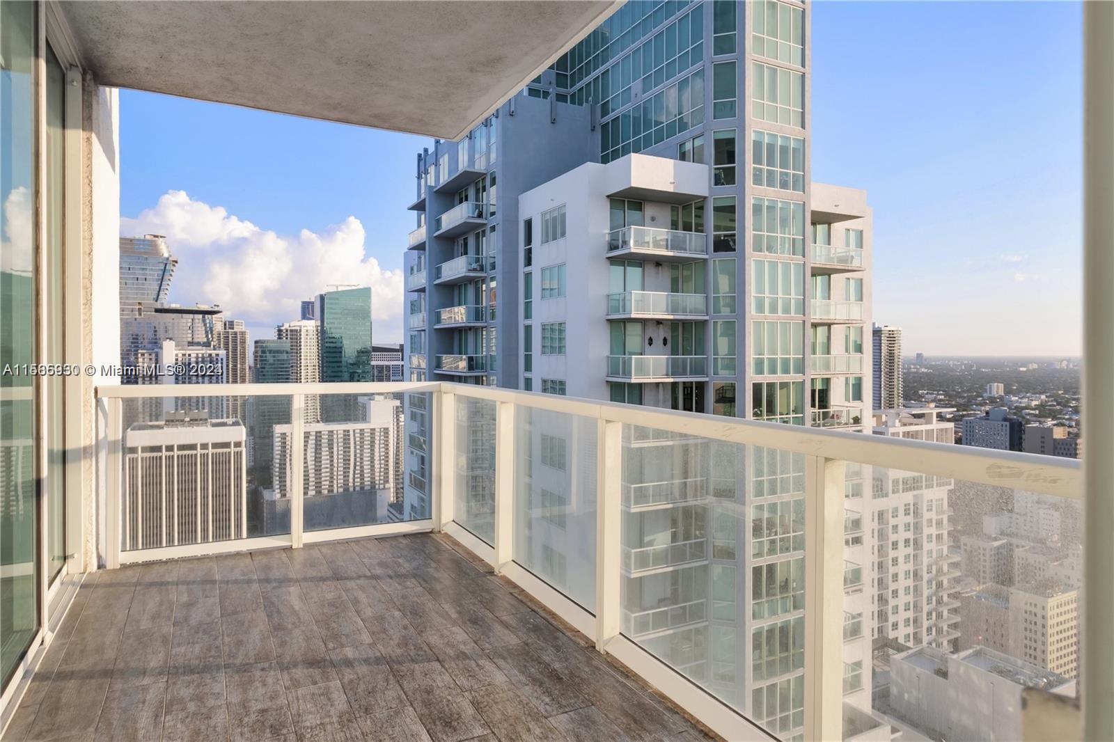244 Biscayne Blvd # 4708