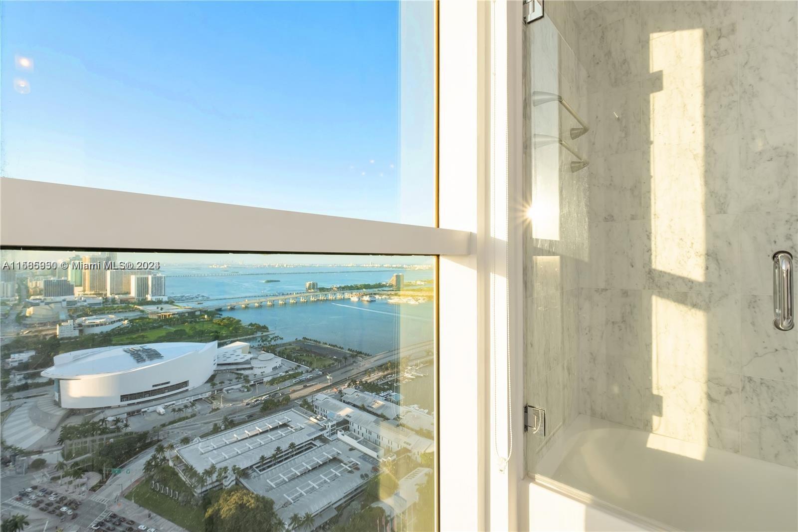 244 Biscayne Blvd # 4708