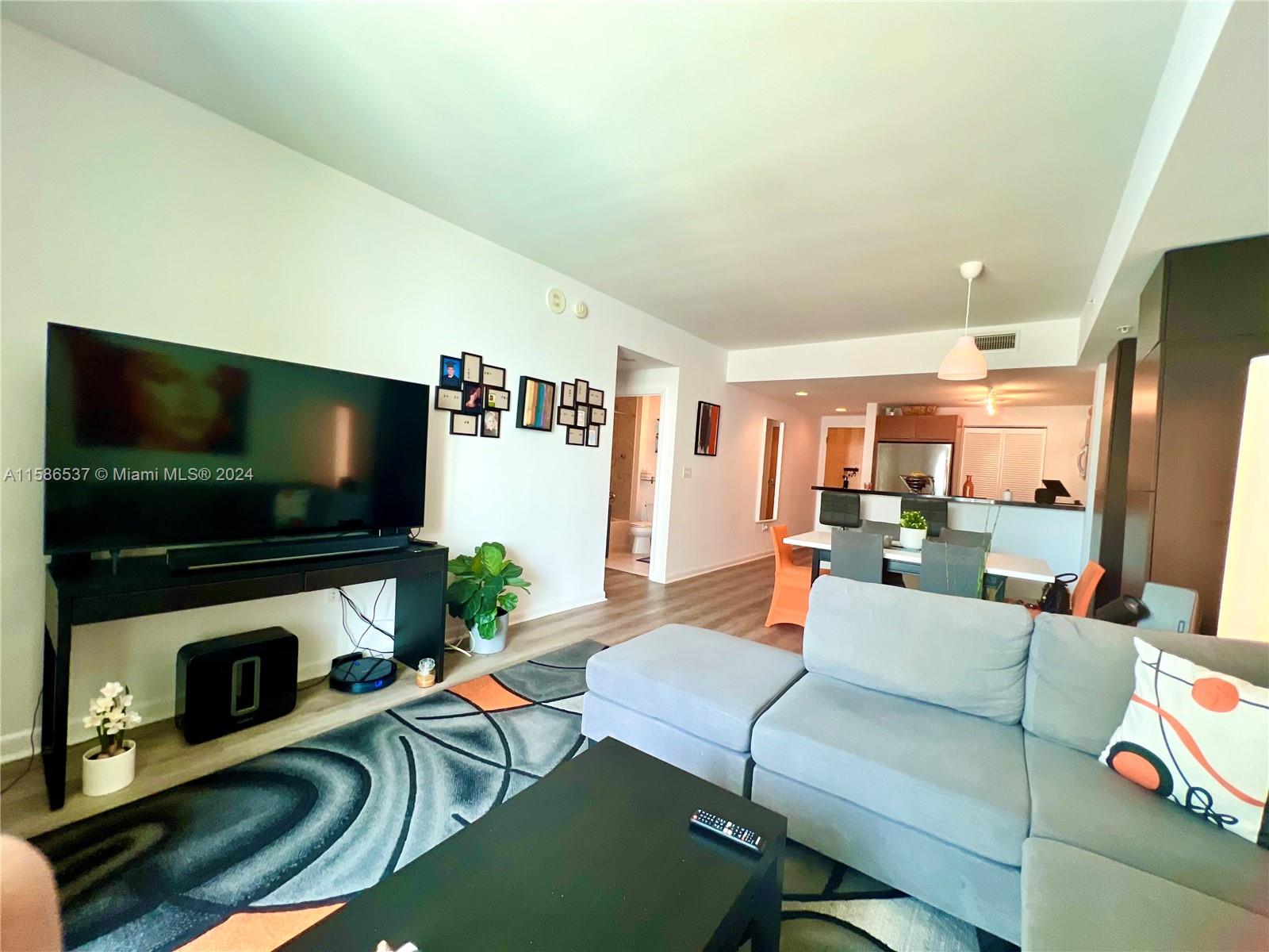 244 Biscayne Blvd # 1709