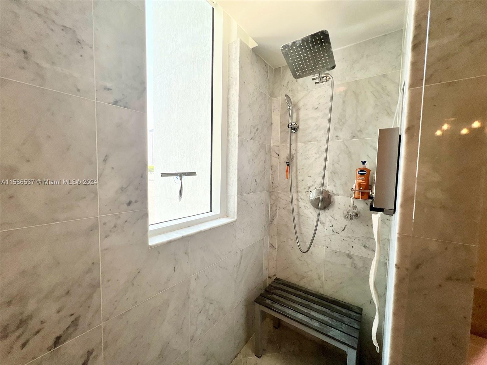 244 Biscayne Blvd # 1709