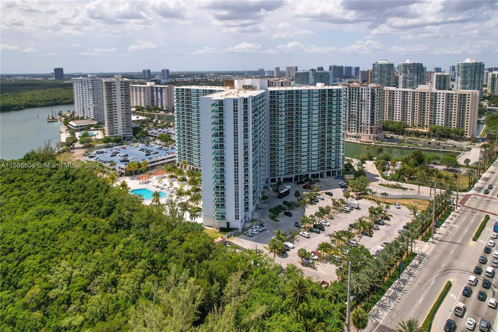 100 Bayview Dr # 1114