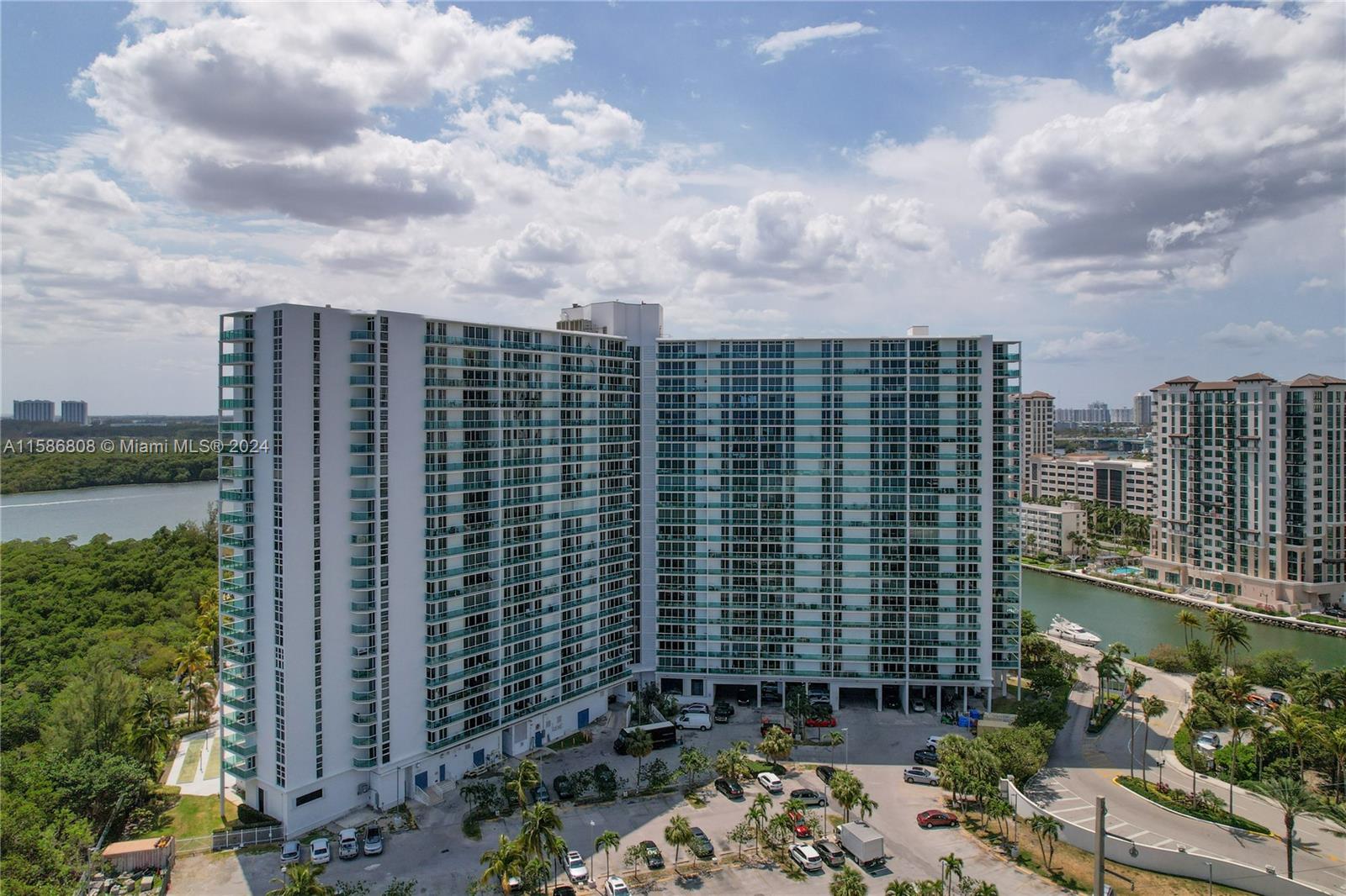 100 Bayview Dr # 1114