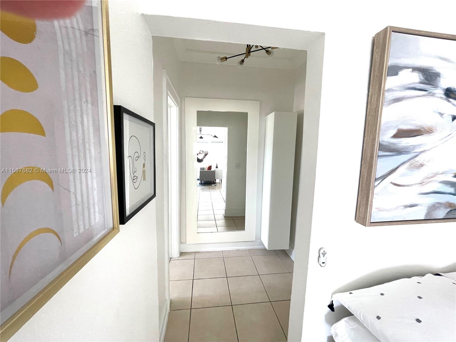 1611 Michigan Ave # 27