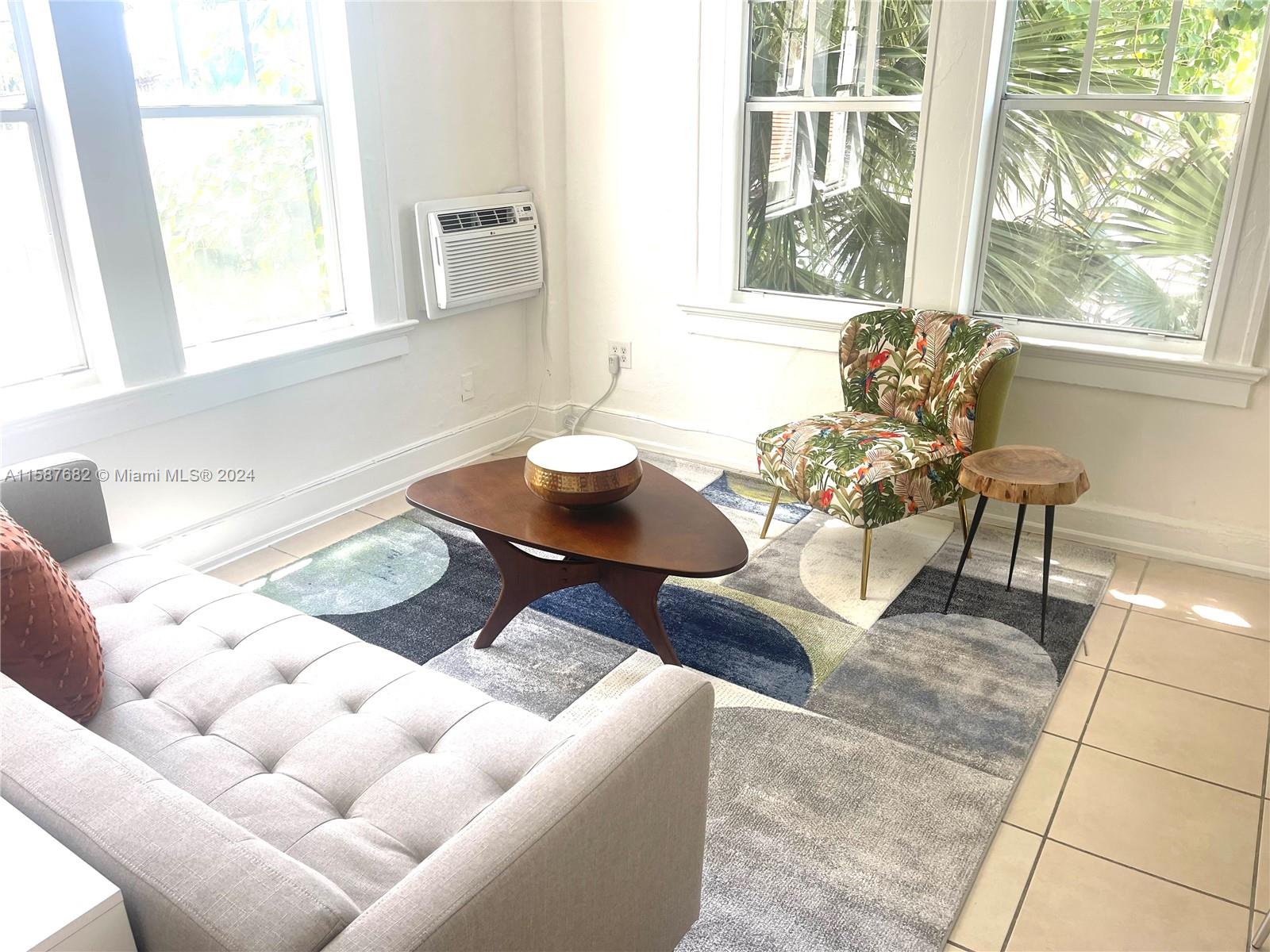 1611 Michigan Ave # 27
