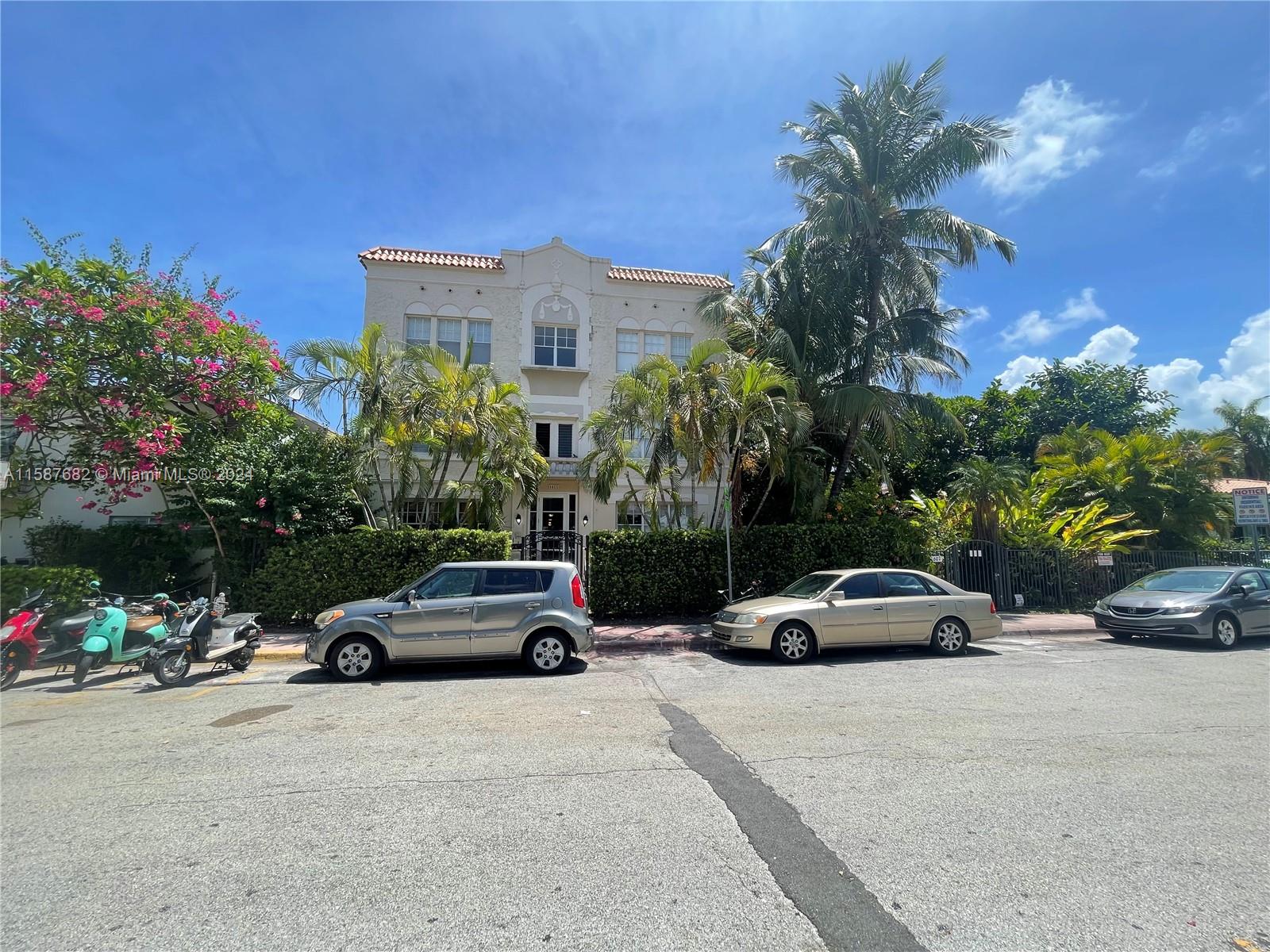 1611 Michigan Ave # 27