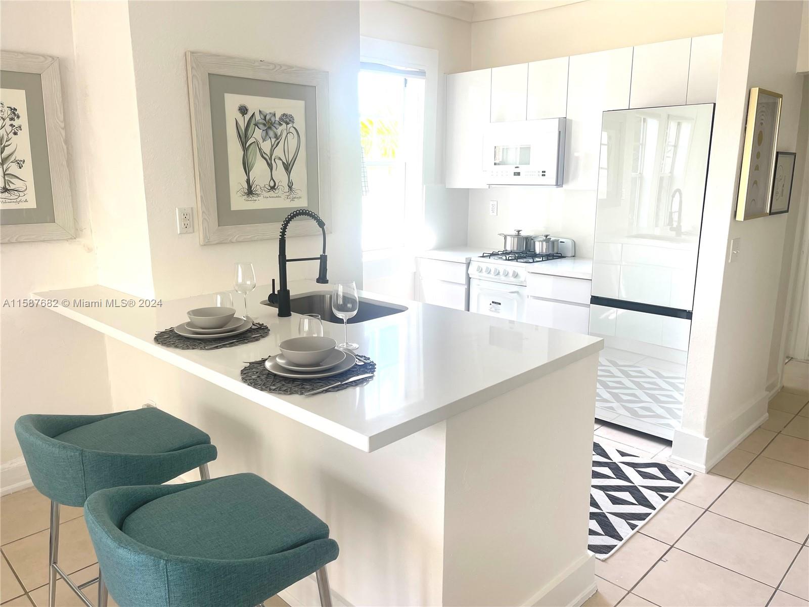 1611 Michigan Ave # 27