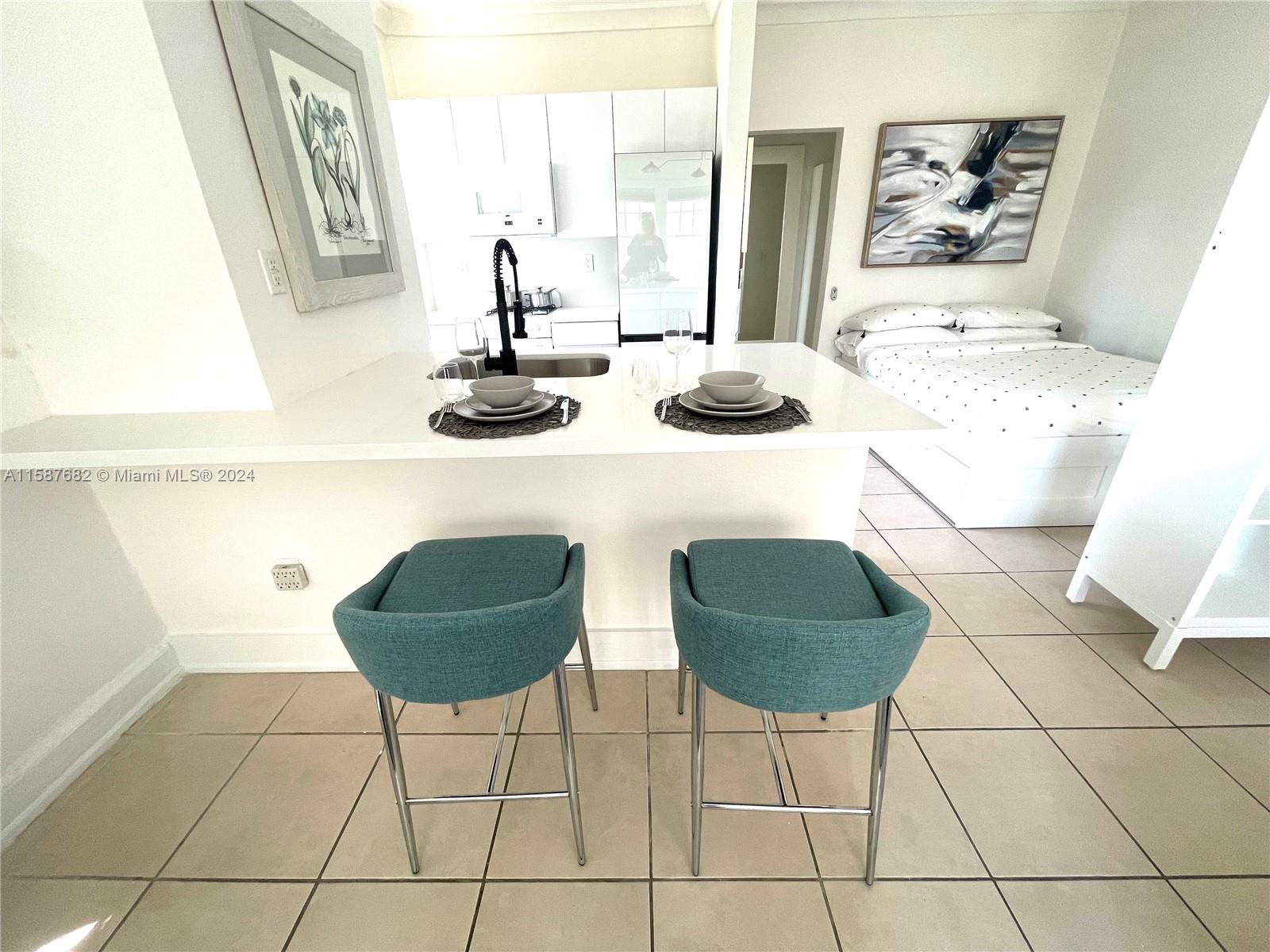 1611 Michigan Ave # 27