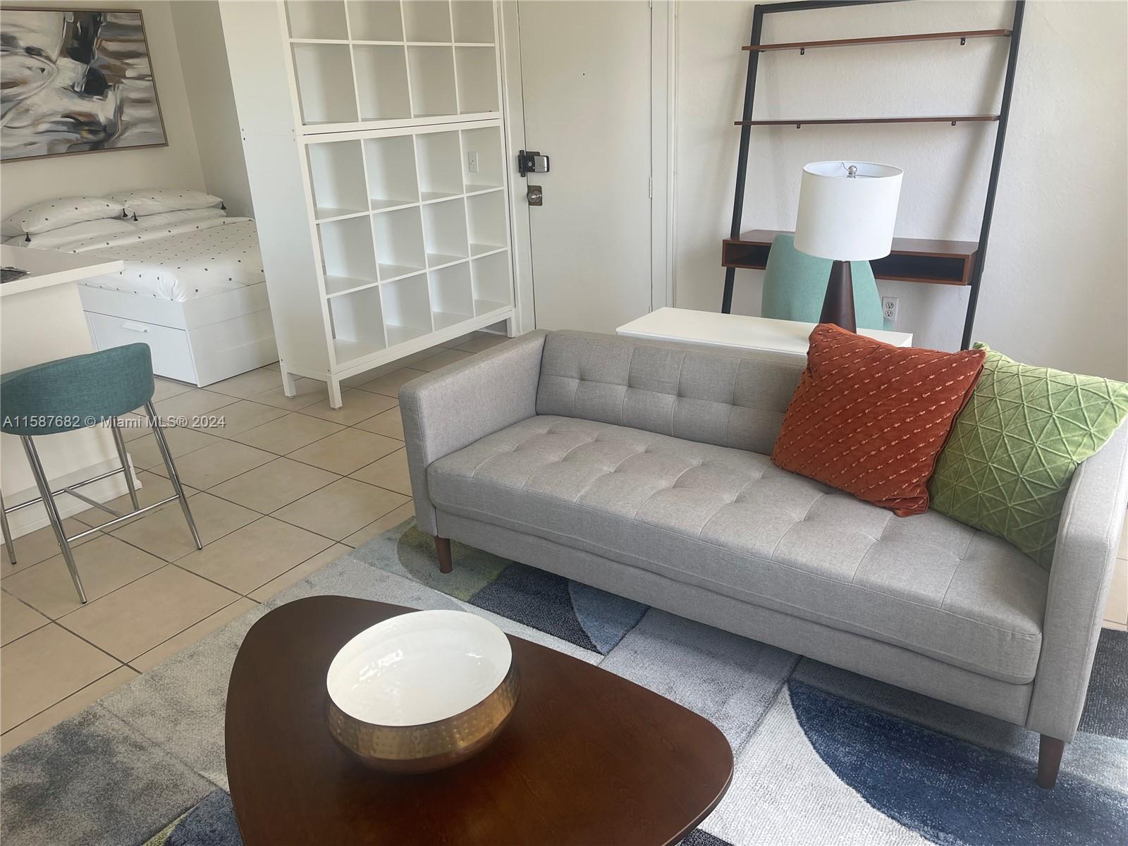 1611 Michigan Ave # 27