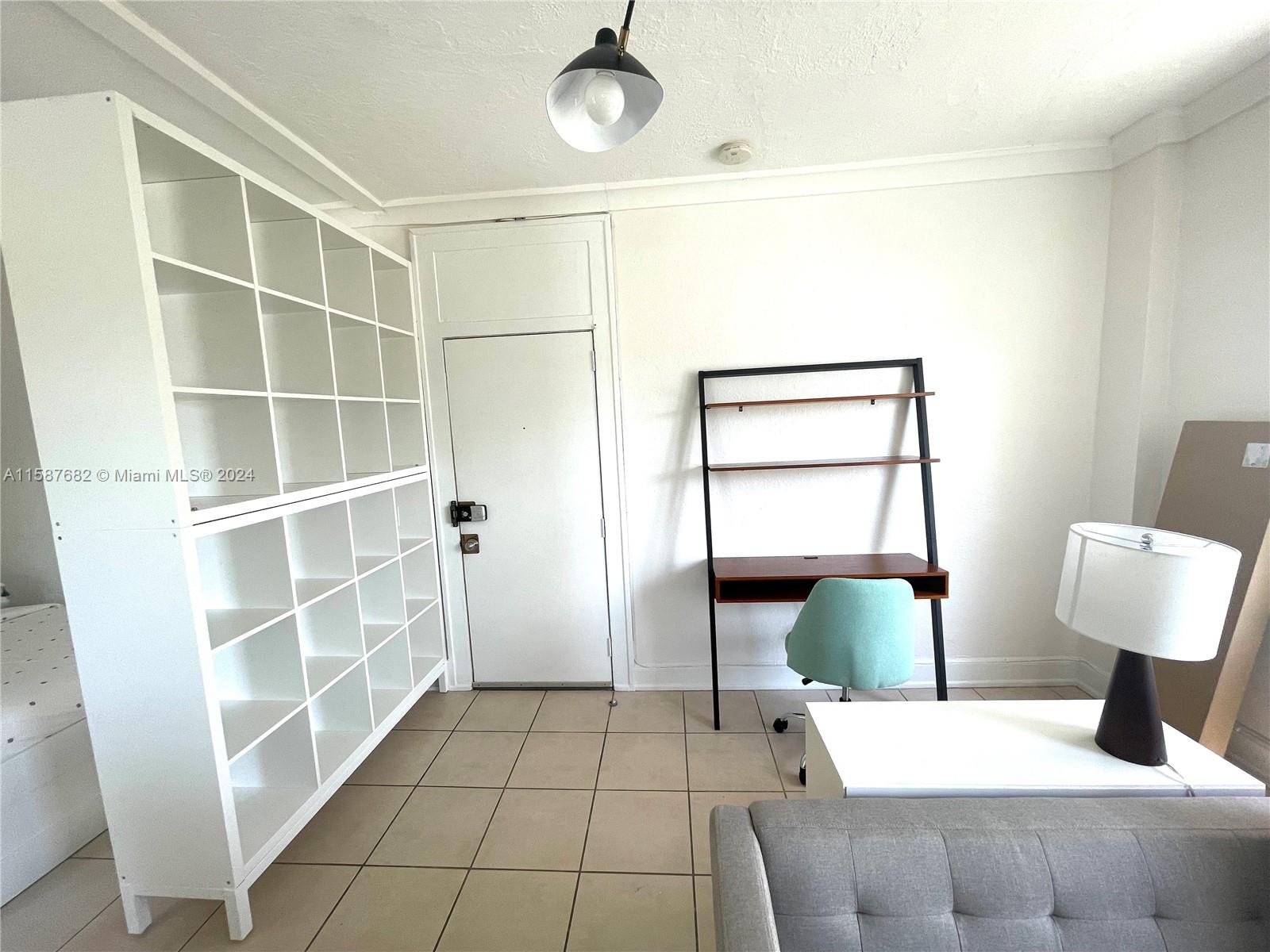 1611 Michigan Ave # 27