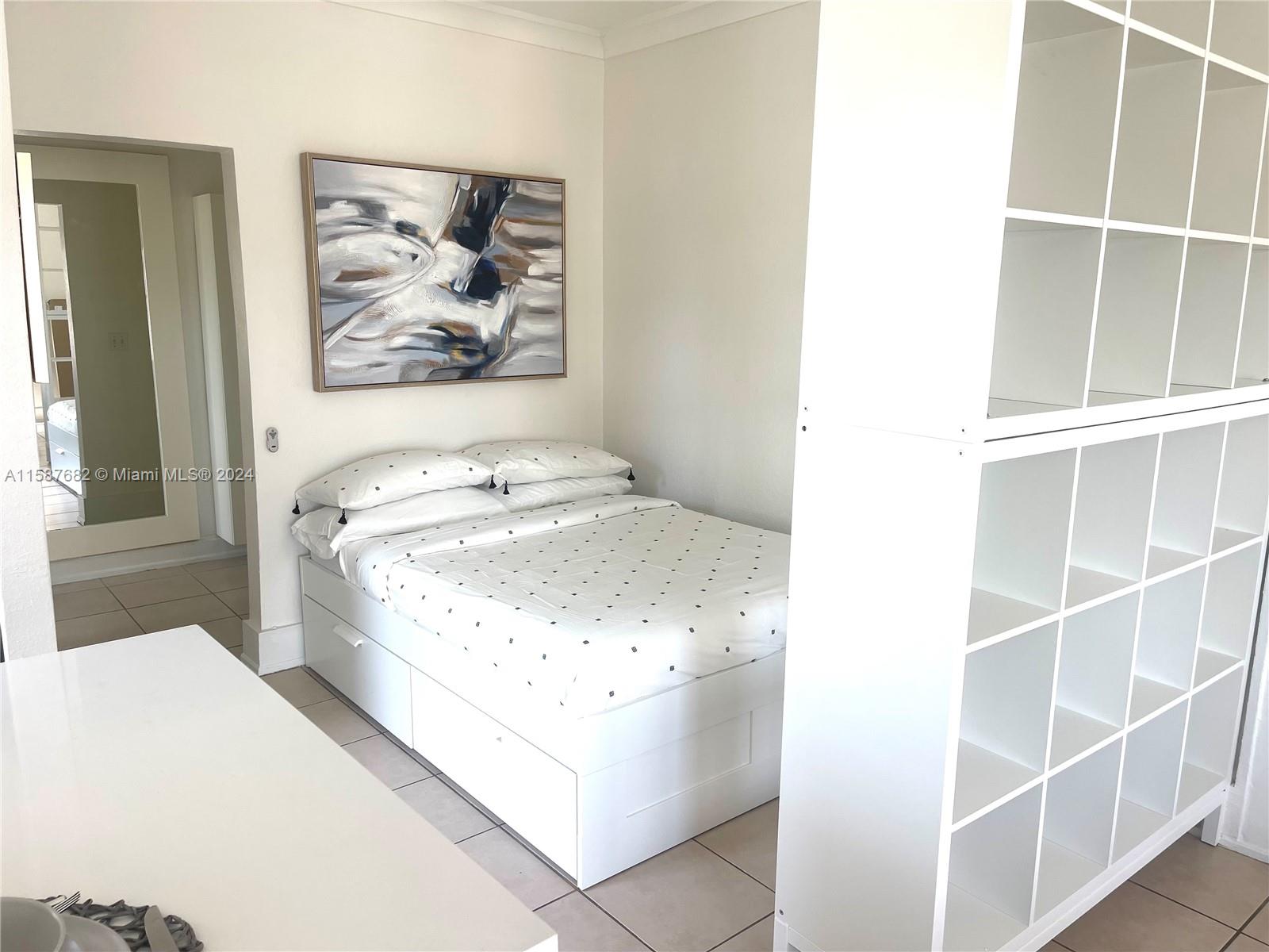 1611 Michigan Ave # 27