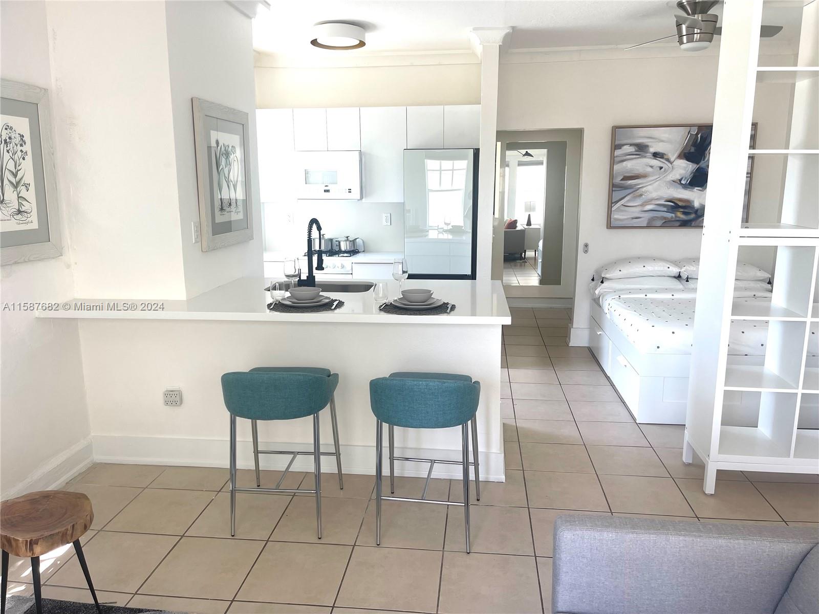1611 Michigan Ave # 27