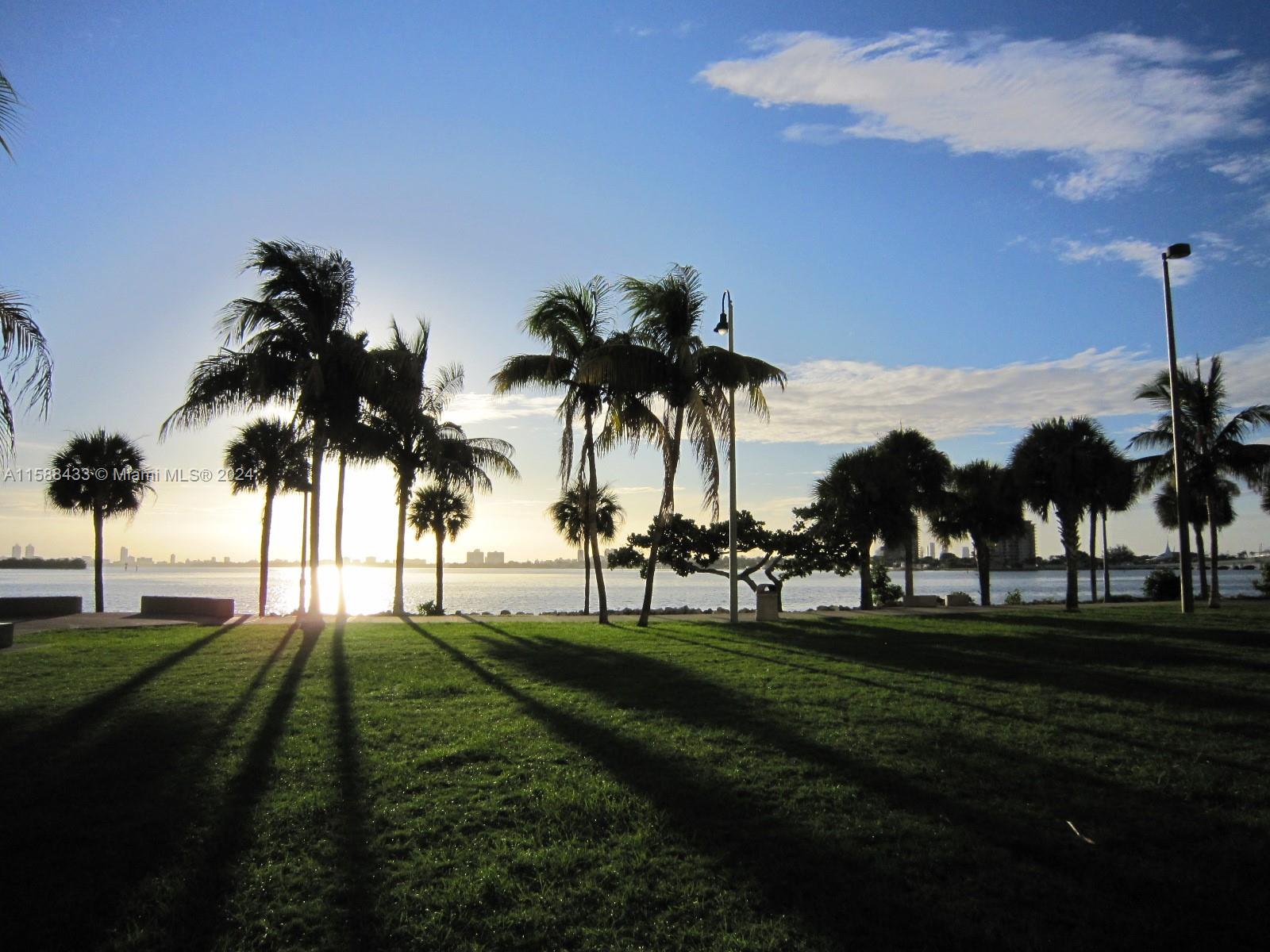 1900 N Bayshore Dr # 3504