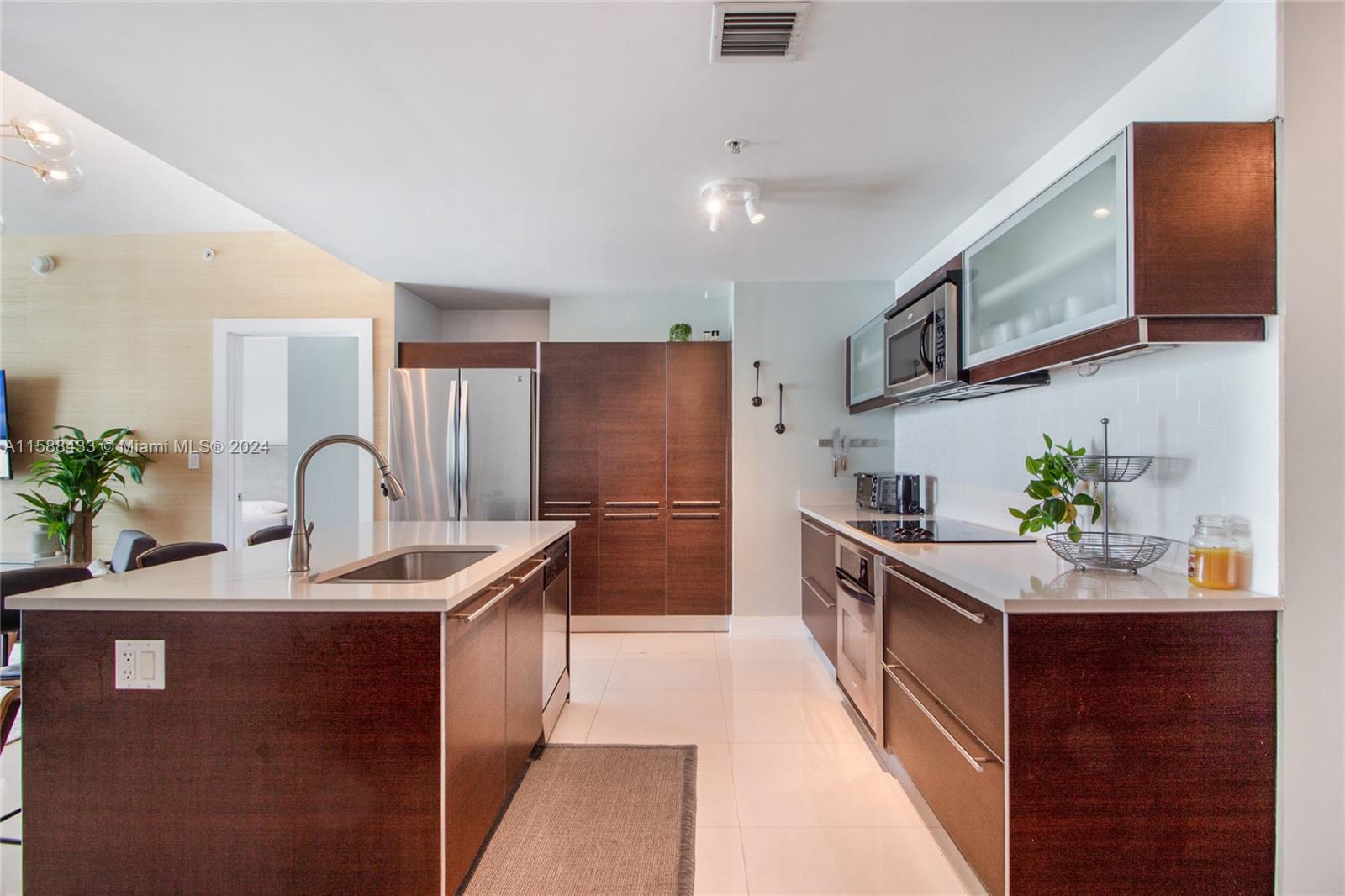 1900 N Bayshore Dr # 3504