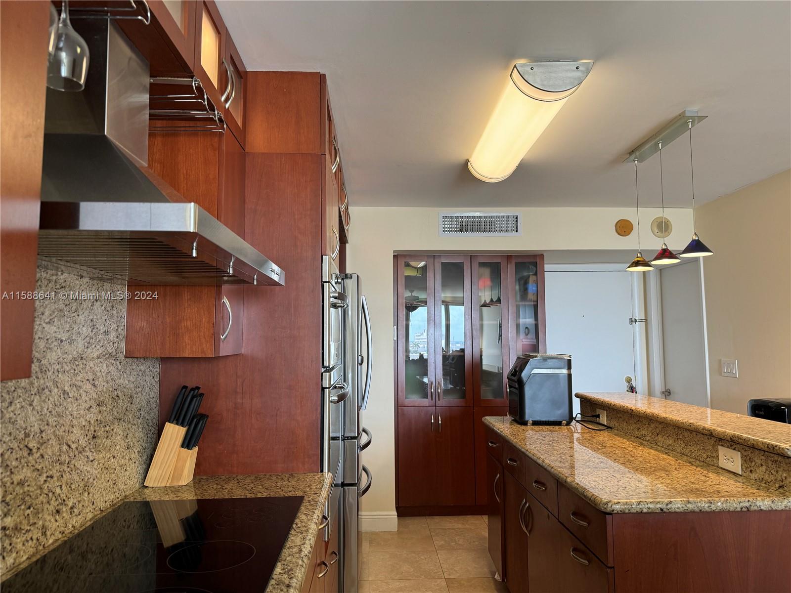 1020 Meridian Ave # 810
