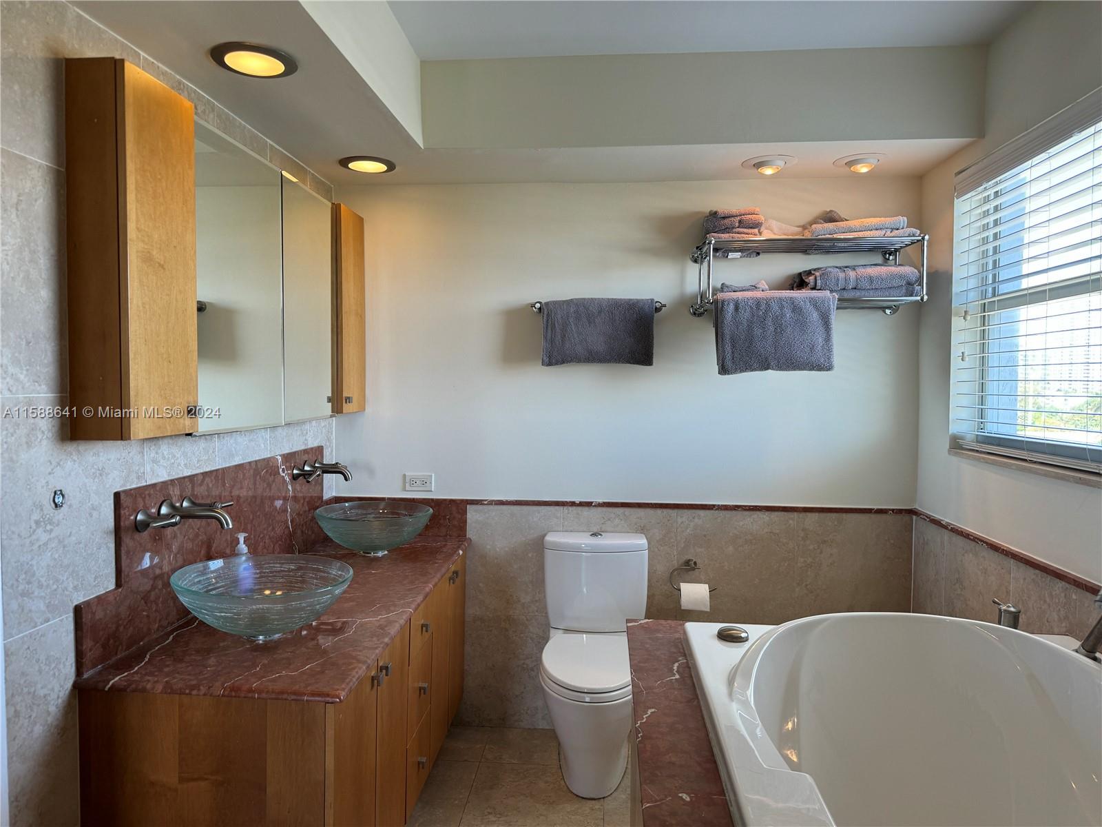 1020 Meridian Ave # 810