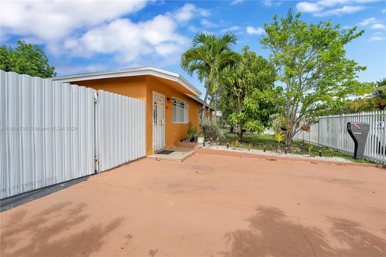 11411 SW 196th Ter