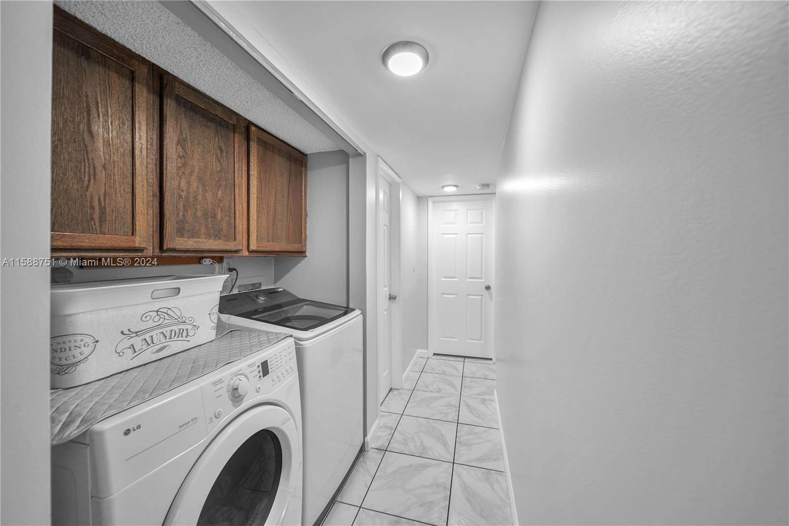3089 N Oakland Forest Dr # 101