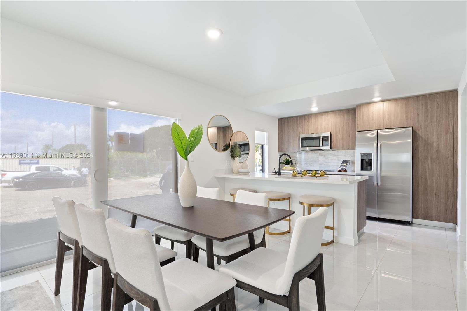 320 NW 13 CT
