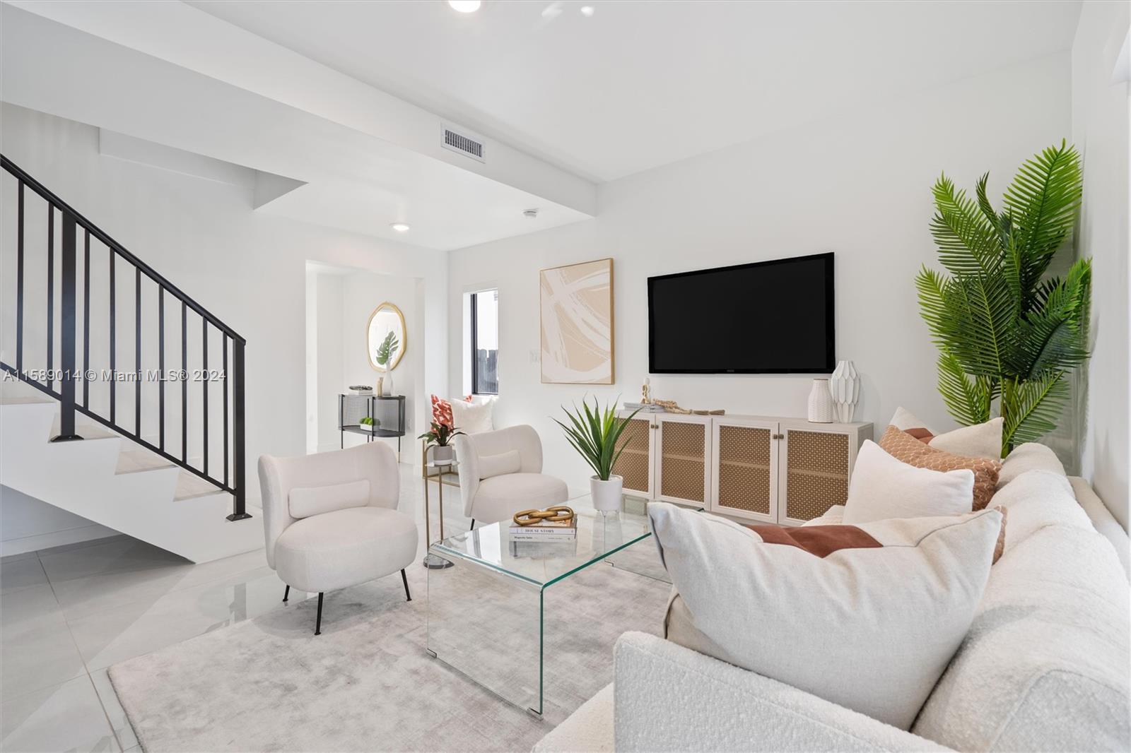 320 NW 13 CT