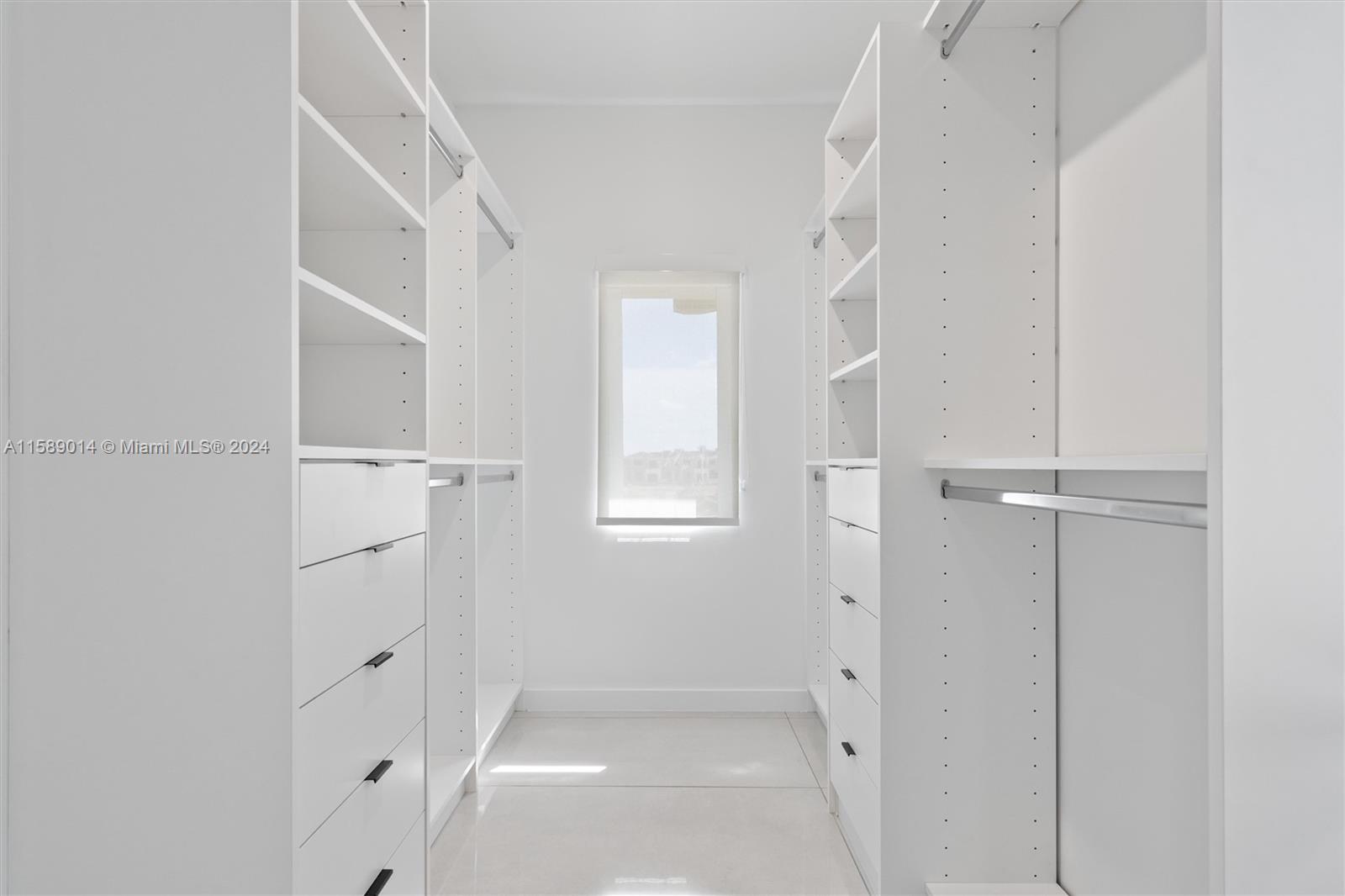 320 NW 13 CT